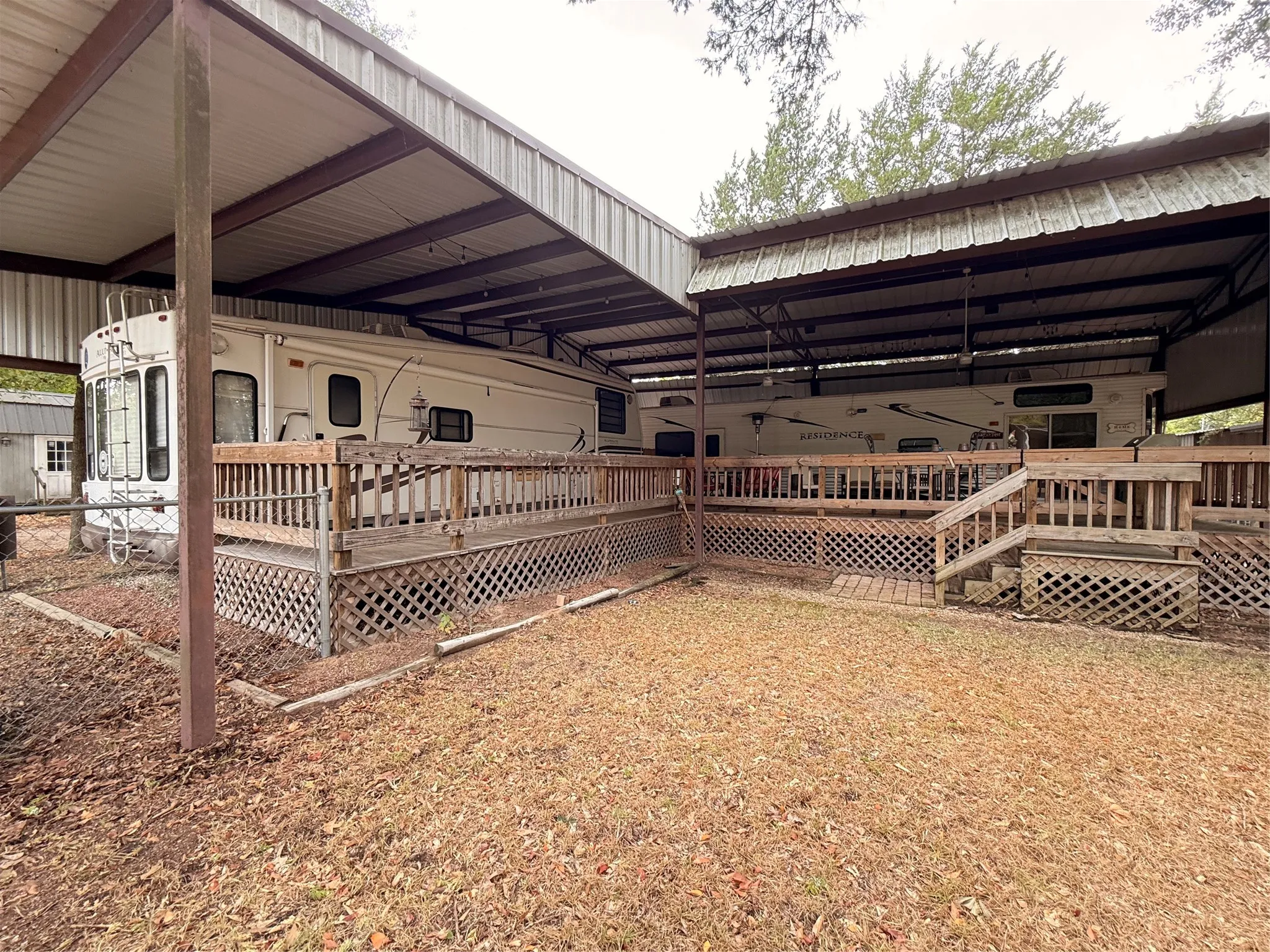 Manufactured Home For Sale in Wood County , 304 Blackjack, Yantis, Texas 75497, 2 Bedroom, 2 Bathroom, Garage spaces, 638 Sqft, built in 2010, mls#21402700, Real Estate Agent in Yantis, Homes For Sale in Wood county, Homes For Sale in Yantis, Realtor in Yantis Texas, Real Estate Brokerage Independent Realty Texas, Luminita Cordes Realtor