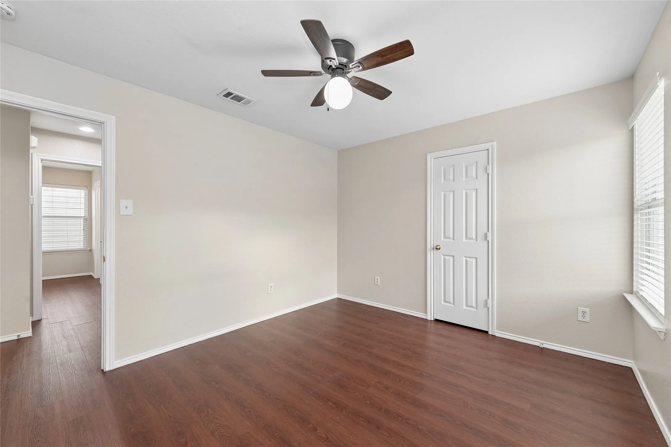 Single Family Residence For Sale in Denton County , 1411 Kingston Place, Providence Village, Texas 76227, 4 Bedroom, 3 Bathroom, 2 Garage spaces, 2,253 Sqft, built in 2005, mls#21402047, Real Estate Agent in Providence Village, Homes For Sale in Denton county, Homes For Sale in Providence Village, Realtor in Providence Village Texas, Real Estate Brokerage Independent Realty Texas, Luminita Cordes Realtor