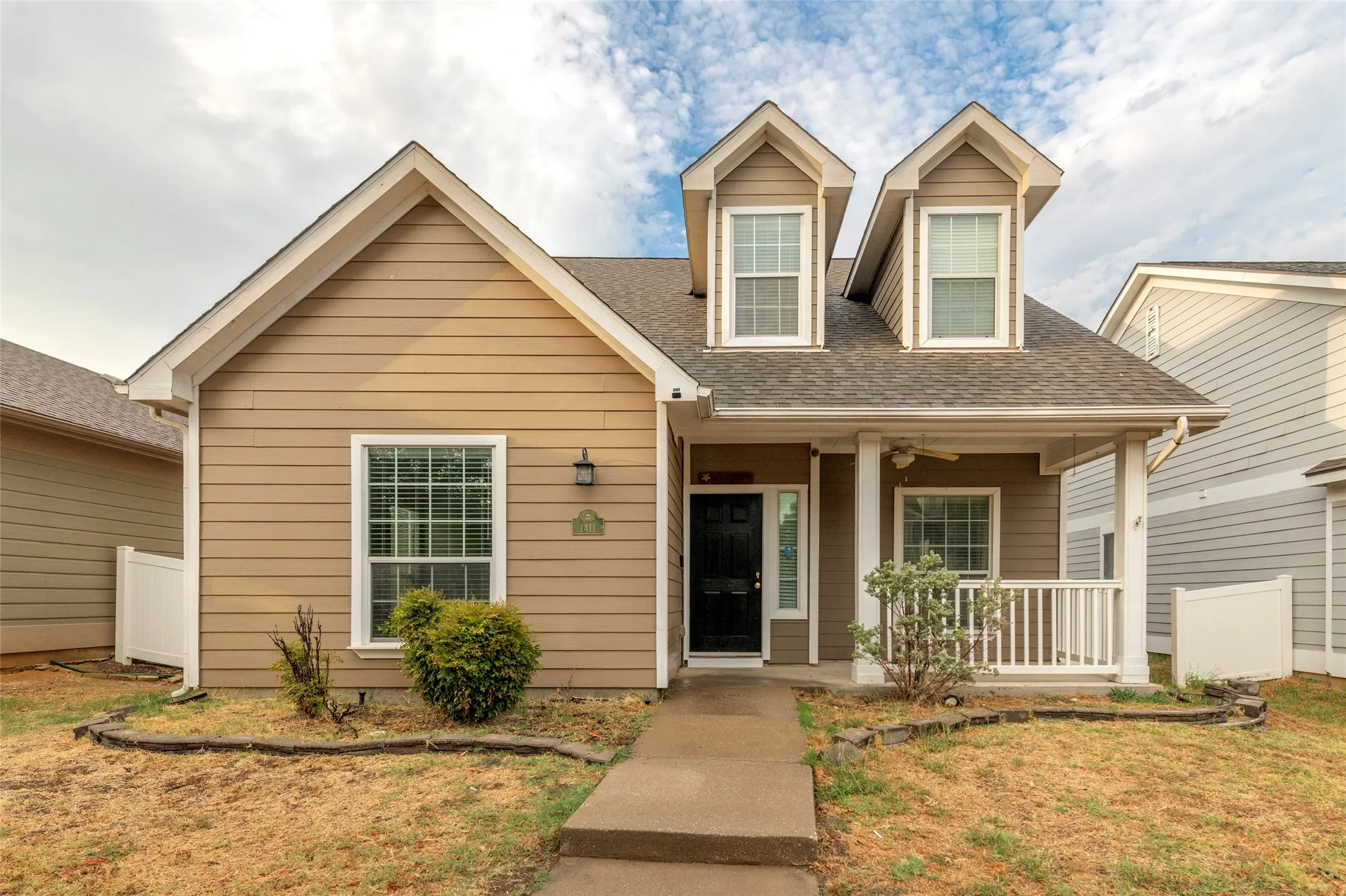 Single Family Residence For Sale in Denton County , 1411 Kingston Place, Providence Village, Texas 76227, 4 Bedroom, 3 Bathroom, 2 Garage spaces, 2,253 Sqft, built in 2005, mls#21402047, Real Estate Agent in Providence Village, Homes For Sale in Denton county, Homes For Sale in Providence Village, Realtor in Providence Village Texas, Real Estate Brokerage Independent Realty Texas, Luminita Cordes Realtor