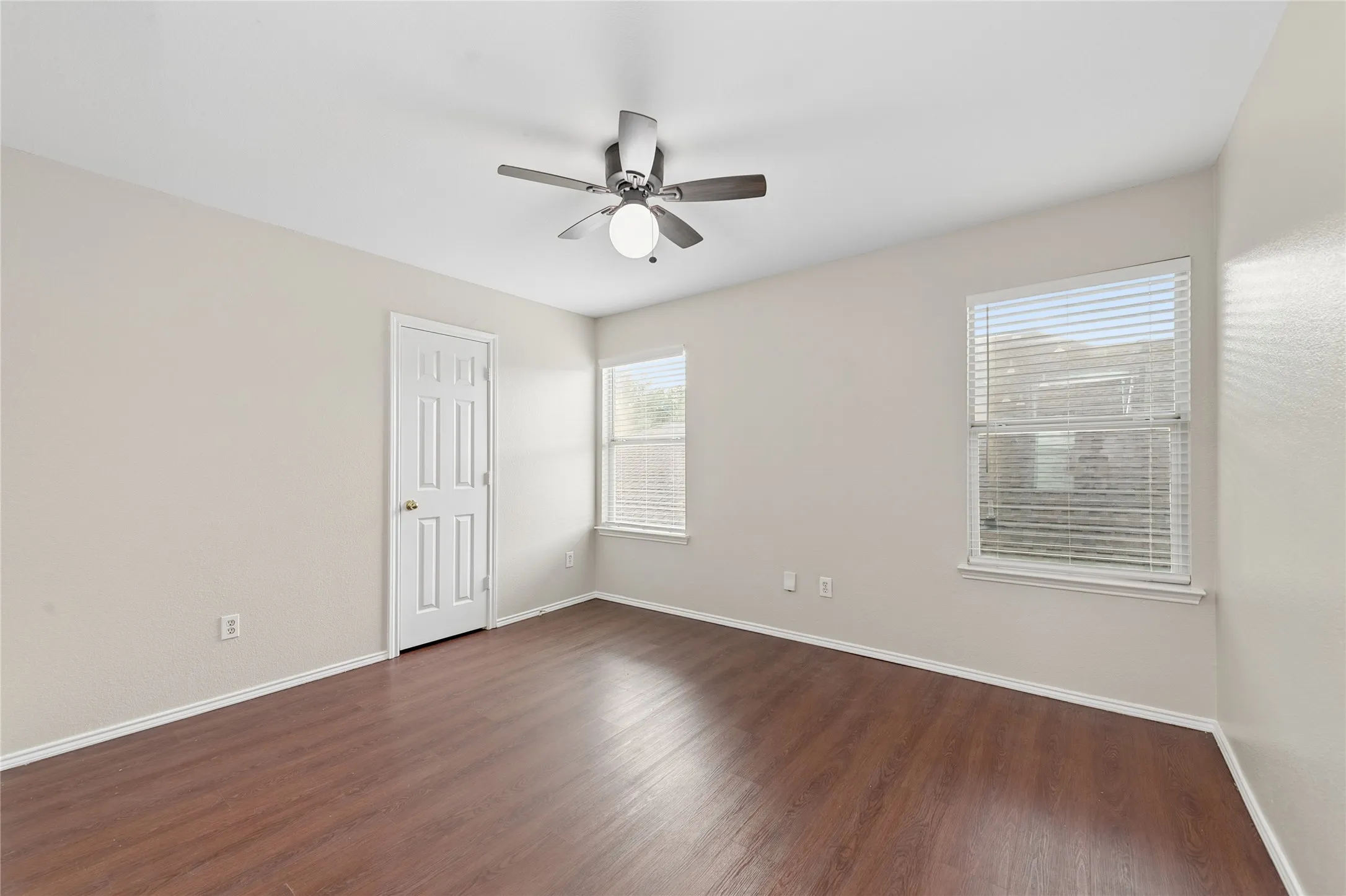 Single Family Residence For Sale in Denton County , 1411 Kingston Place, Providence Village, Texas 76227, 4 Bedroom, 3 Bathroom, 2 Garage spaces, 2,253 Sqft, built in 2005, mls#21402047, Real Estate Agent in Providence Village, Homes For Sale in Denton county, Homes For Sale in Providence Village, Realtor in Providence Village Texas, Real Estate Brokerage Independent Realty Texas, Luminita Cordes Realtor
