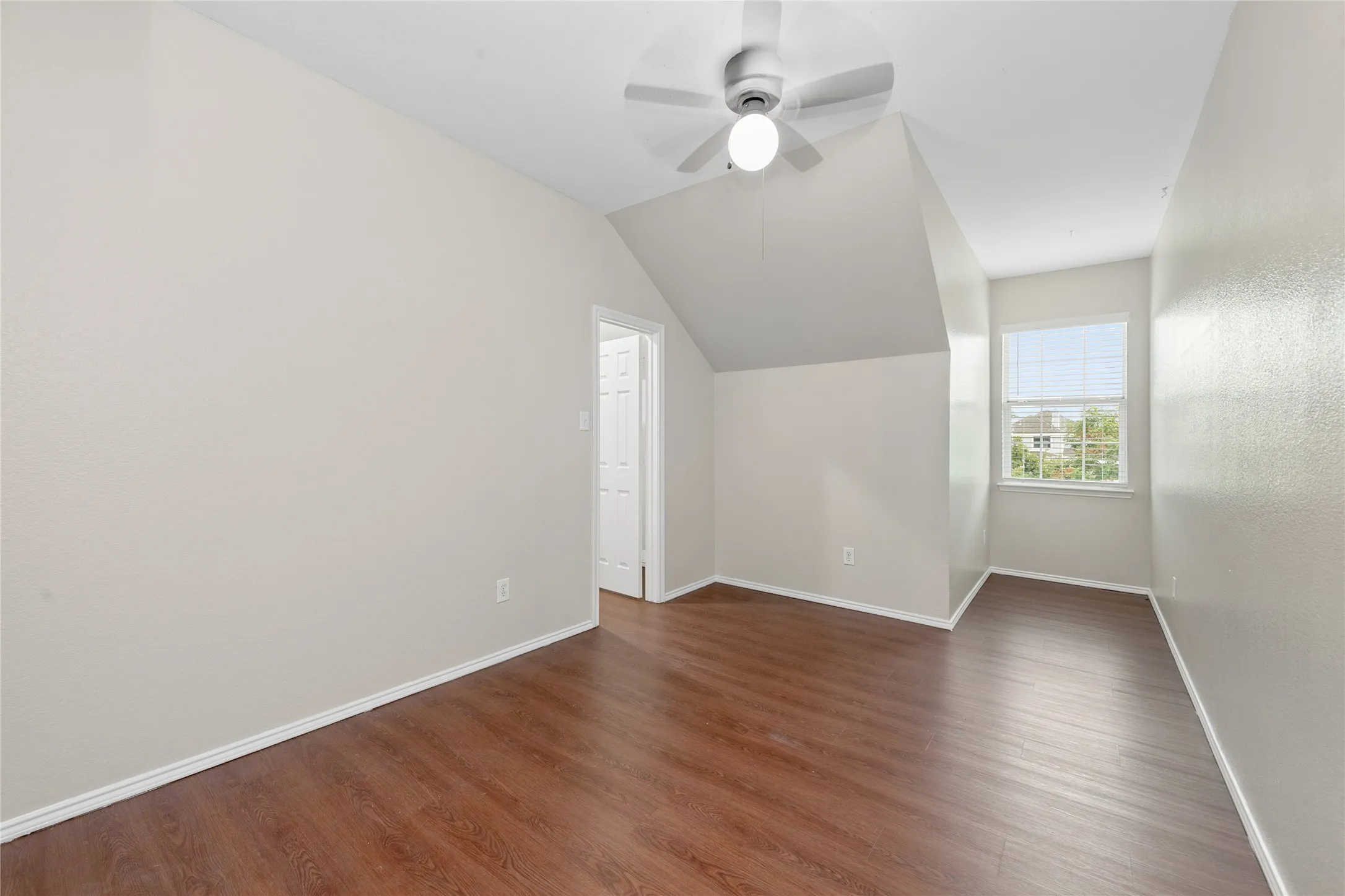 Single Family Residence For Sale in Denton County , 1411 Kingston Place, Providence Village, Texas 76227, 4 Bedroom, 3 Bathroom, 2 Garage spaces, 2,253 Sqft, built in 2005, mls#21402047, Real Estate Agent in Providence Village, Homes For Sale in Denton county, Homes For Sale in Providence Village, Realtor in Providence Village Texas, Real Estate Brokerage Independent Realty Texas, Luminita Cordes Realtor