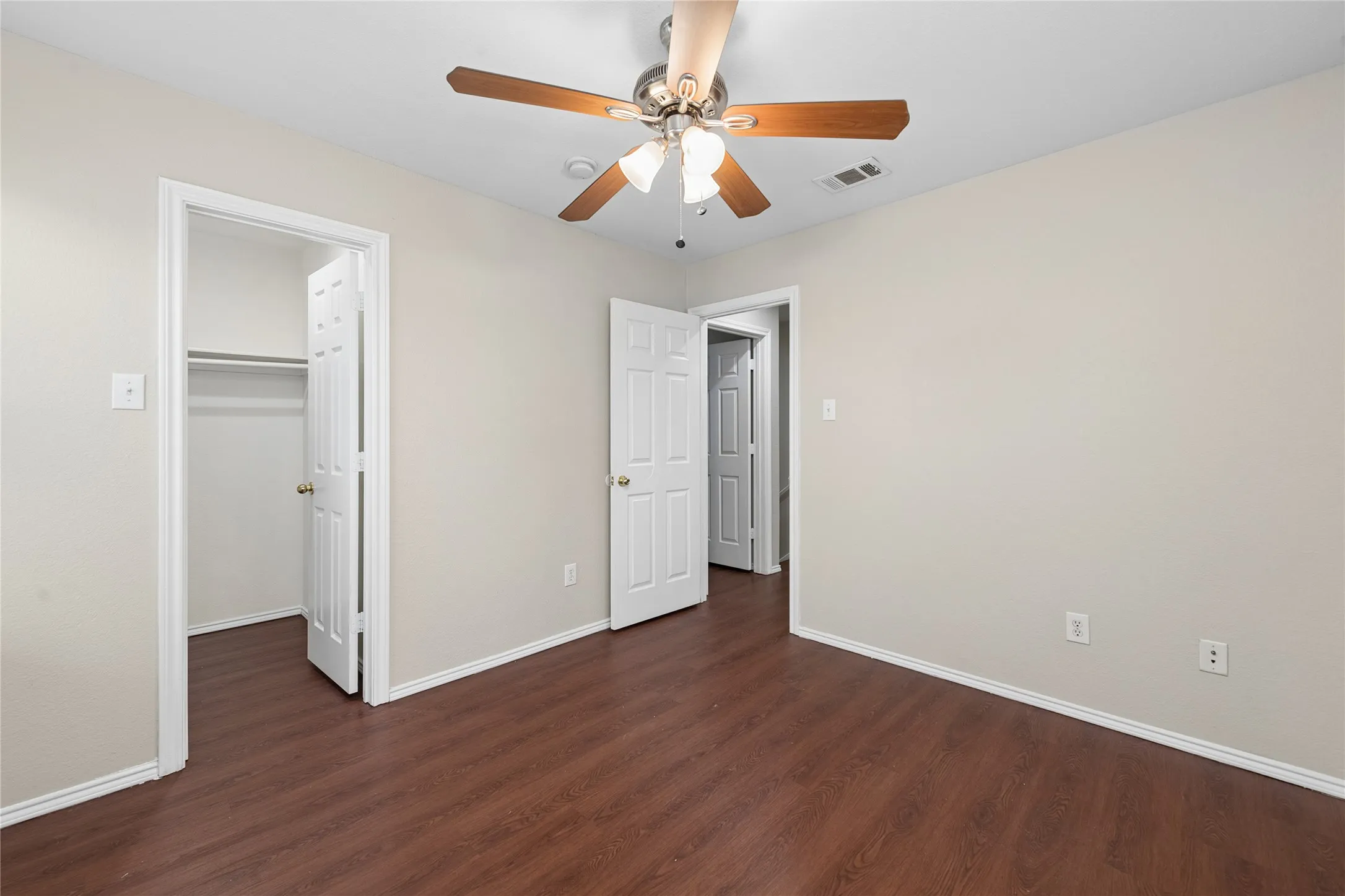 Single Family Residence For Sale in Denton County , 1411 Kingston Place, Providence Village, Texas 76227, 4 Bedroom, 3 Bathroom, 2 Garage spaces, 2,253 Sqft, built in 2005, mls#21402047, Real Estate Agent in Providence Village, Homes For Sale in Denton county, Homes For Sale in Providence Village, Realtor in Providence Village Texas, Real Estate Brokerage Independent Realty Texas, Luminita Cordes Realtor