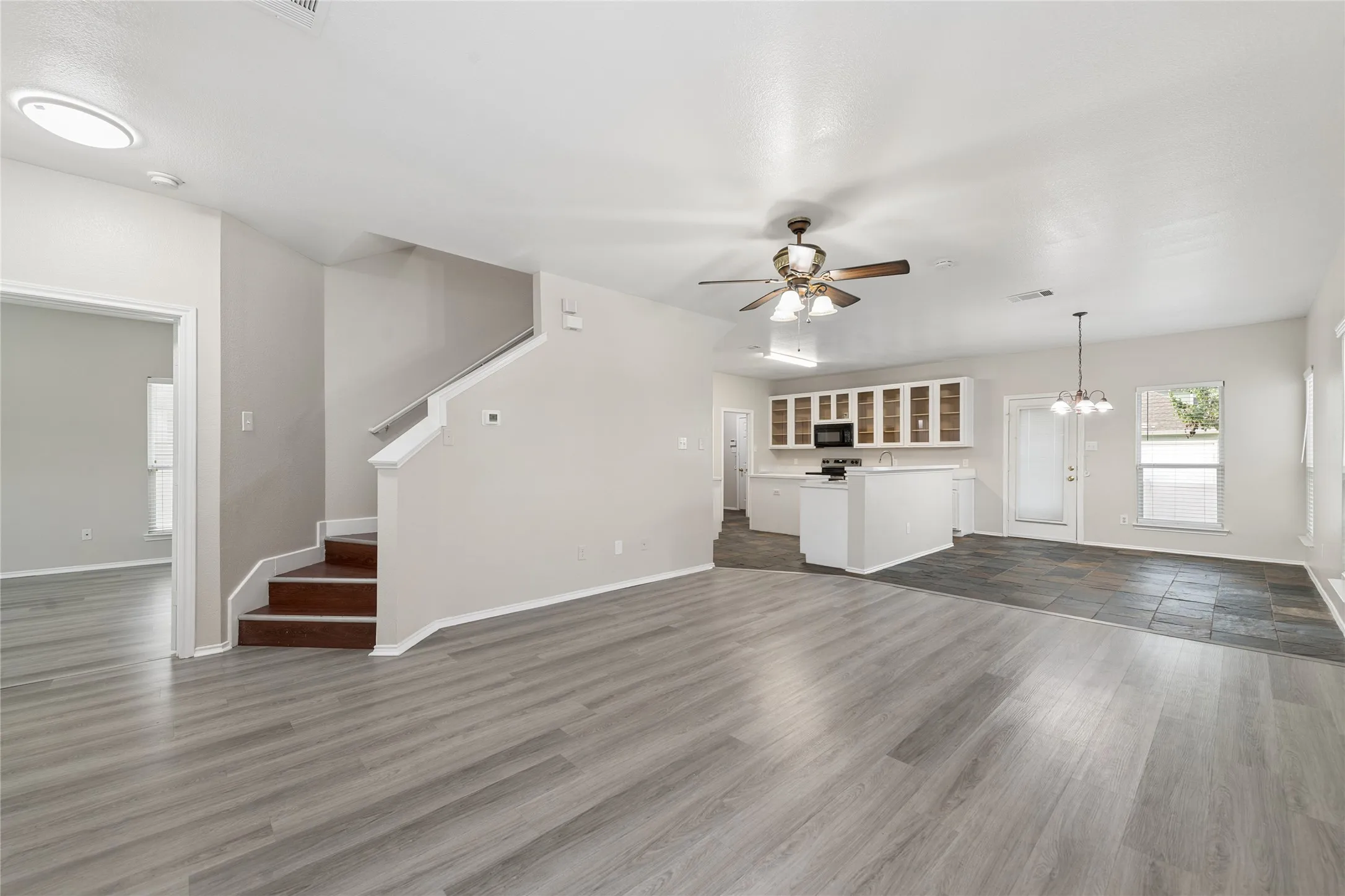 Single Family Residence For Sale in Denton County , 1411 Kingston Place, Providence Village, Texas 76227, 4 Bedroom, 3 Bathroom, 2 Garage spaces, 2,253 Sqft, built in 2005, mls#21402047, Real Estate Agent in Providence Village, Homes For Sale in Denton county, Homes For Sale in Providence Village, Realtor in Providence Village Texas, Real Estate Brokerage Independent Realty Texas, Luminita Cordes Realtor