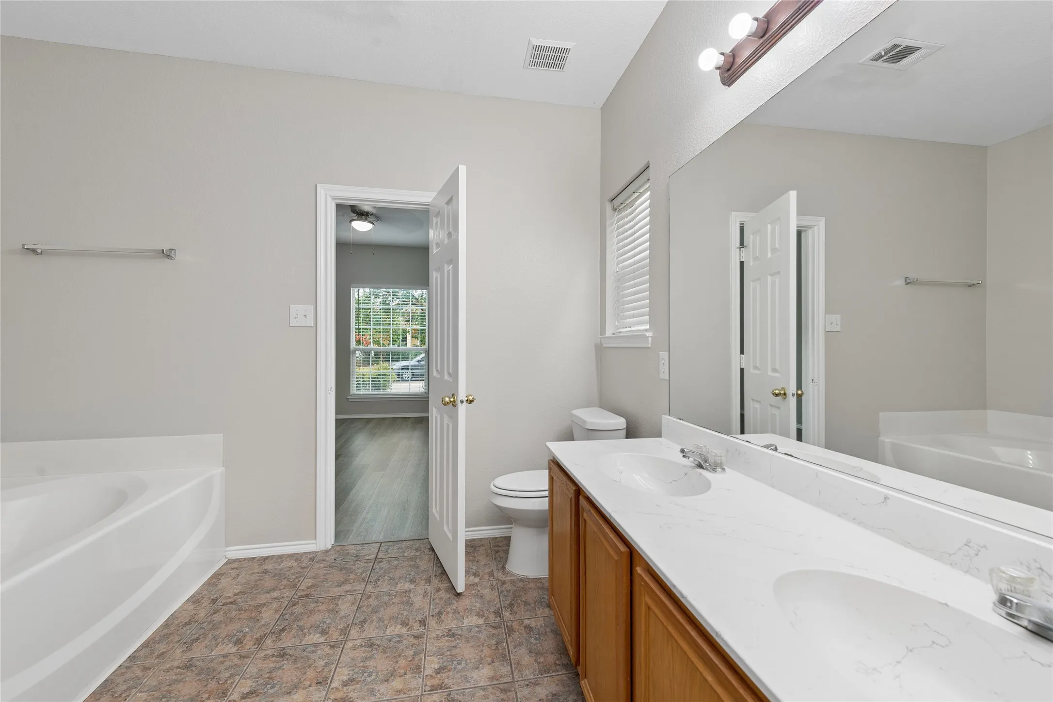 Single Family Residence For Sale in Denton County , 1411 Kingston Place, Providence Village, Texas 76227, 4 Bedroom, 3 Bathroom, 2 Garage spaces, 2,253 Sqft, built in 2005, mls#21402047, Real Estate Agent in Providence Village, Homes For Sale in Denton county, Homes For Sale in Providence Village, Realtor in Providence Village Texas, Real Estate Brokerage Independent Realty Texas, Luminita Cordes Realtor