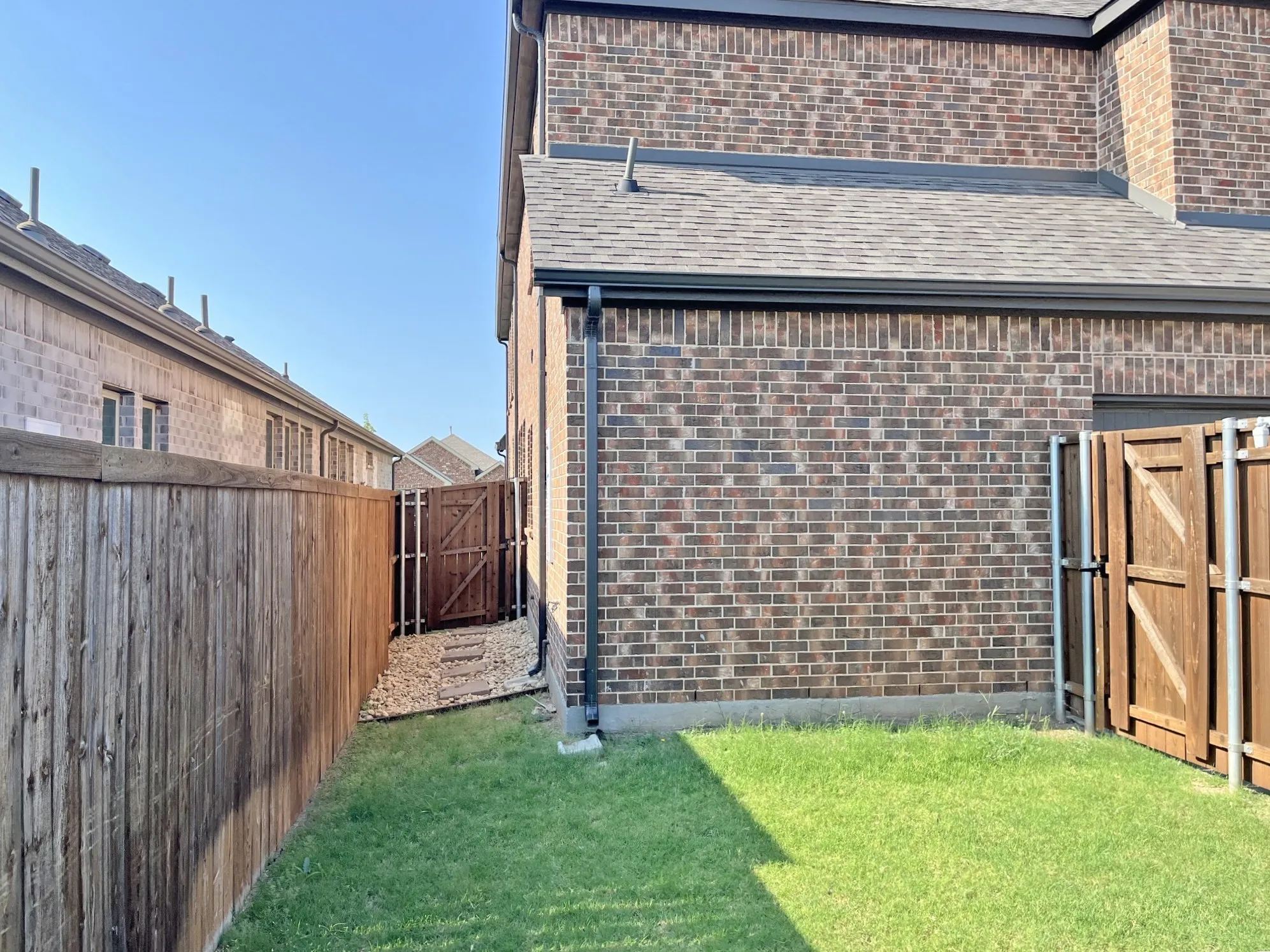 Single Family Residence For Sale in Denton County , 1117 Milfoil Drive, Justin, Texas 76247, 3 Bedroom, 3 Bathroom, 2 Garage spaces, 2,533 Sqft, built in 2022, mls#21401335, Real Estate Agent in Justin, Homes For Sale in Denton county, Homes For Sale in Justin, Realtor in Justin Texas, Real Estate Brokerage Independent Realty Texas, Luminita Cordes Realtor