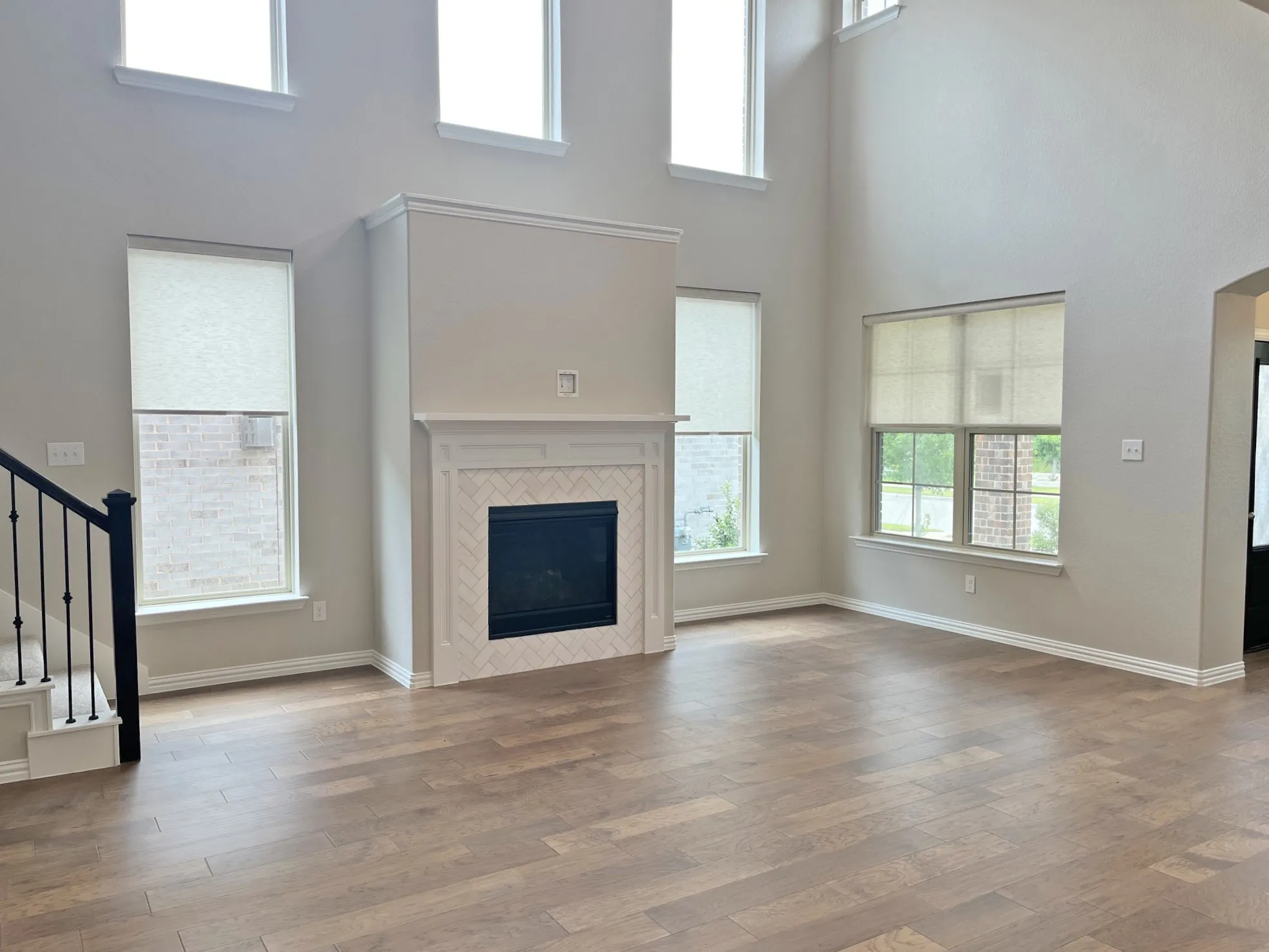 Single Family Residence For Sale in Denton County , 1117 Milfoil Drive, Justin, Texas 76247, 3 Bedroom, 3 Bathroom, 2 Garage spaces, 2,533 Sqft, built in 2022, mls#21401335, Real Estate Agent in Justin, Homes For Sale in Denton county, Homes For Sale in Justin, Realtor in Justin Texas, Real Estate Brokerage Independent Realty Texas, Luminita Cordes Realtor