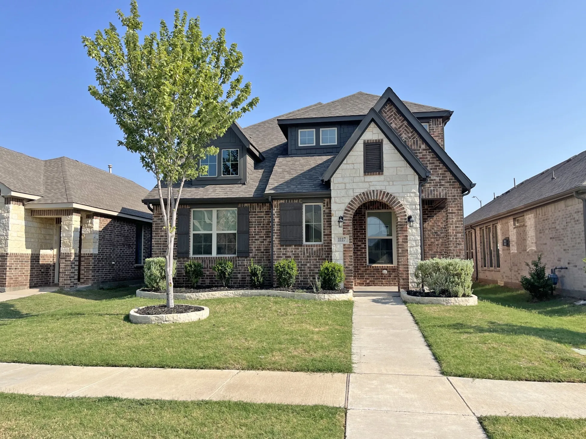 Single Family Residence For Sale in Denton County , 1117 Milfoil Drive, Justin, Texas 76247, 3 Bedroom, 3 Bathroom, 2 Garage spaces, 2,533 Sqft, built in 2022, mls#21401335, Real Estate Agent in Justin, Homes For Sale in Denton county, Homes For Sale in Justin, Realtor in Justin Texas, Real Estate Brokerage Independent Realty Texas, Luminita Cordes Realtor