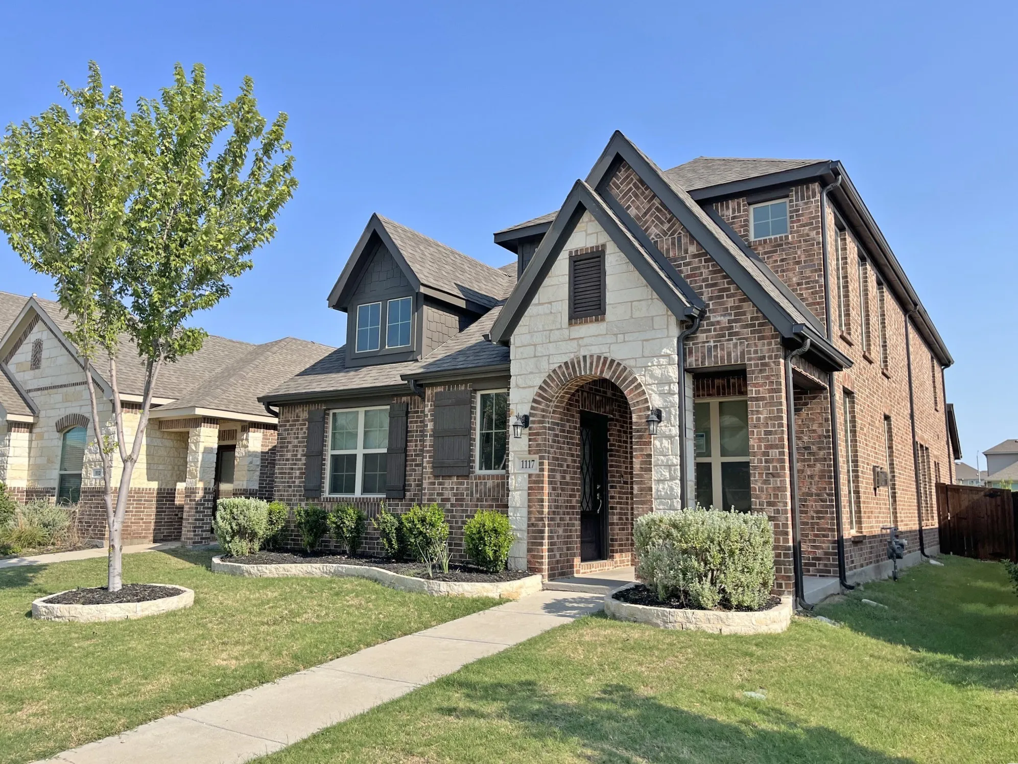 Single Family Residence For Sale in Denton County , 1117 Milfoil Drive, Justin, Texas 76247, 3 Bedroom, 3 Bathroom, 2 Garage spaces, 2,533 Sqft, built in 2022, mls#21401335, Real Estate Agent in Justin, Homes For Sale in Denton county, Homes For Sale in Justin, Realtor in Justin Texas, Real Estate Brokerage Independent Realty Texas, Luminita Cordes Realtor