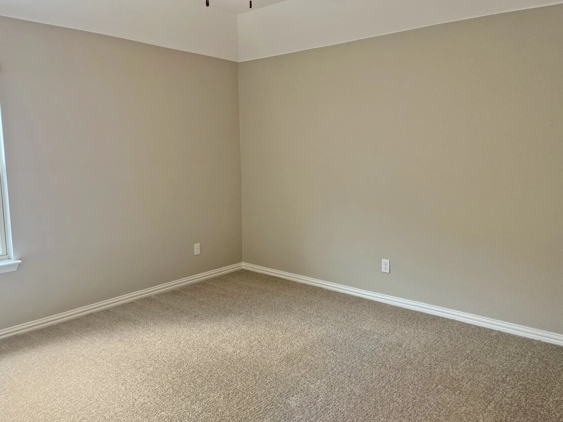 Single Family Residence For Sale in Denton County , 1117 Milfoil Drive, Justin, Texas 76247, 3 Bedroom, 3 Bathroom, 2 Garage spaces, 2,533 Sqft, built in 2022, mls#21401335, Real Estate Agent in Justin, Homes For Sale in Denton county, Homes For Sale in Justin, Realtor in Justin Texas, Real Estate Brokerage Independent Realty Texas, Luminita Cordes Realtor