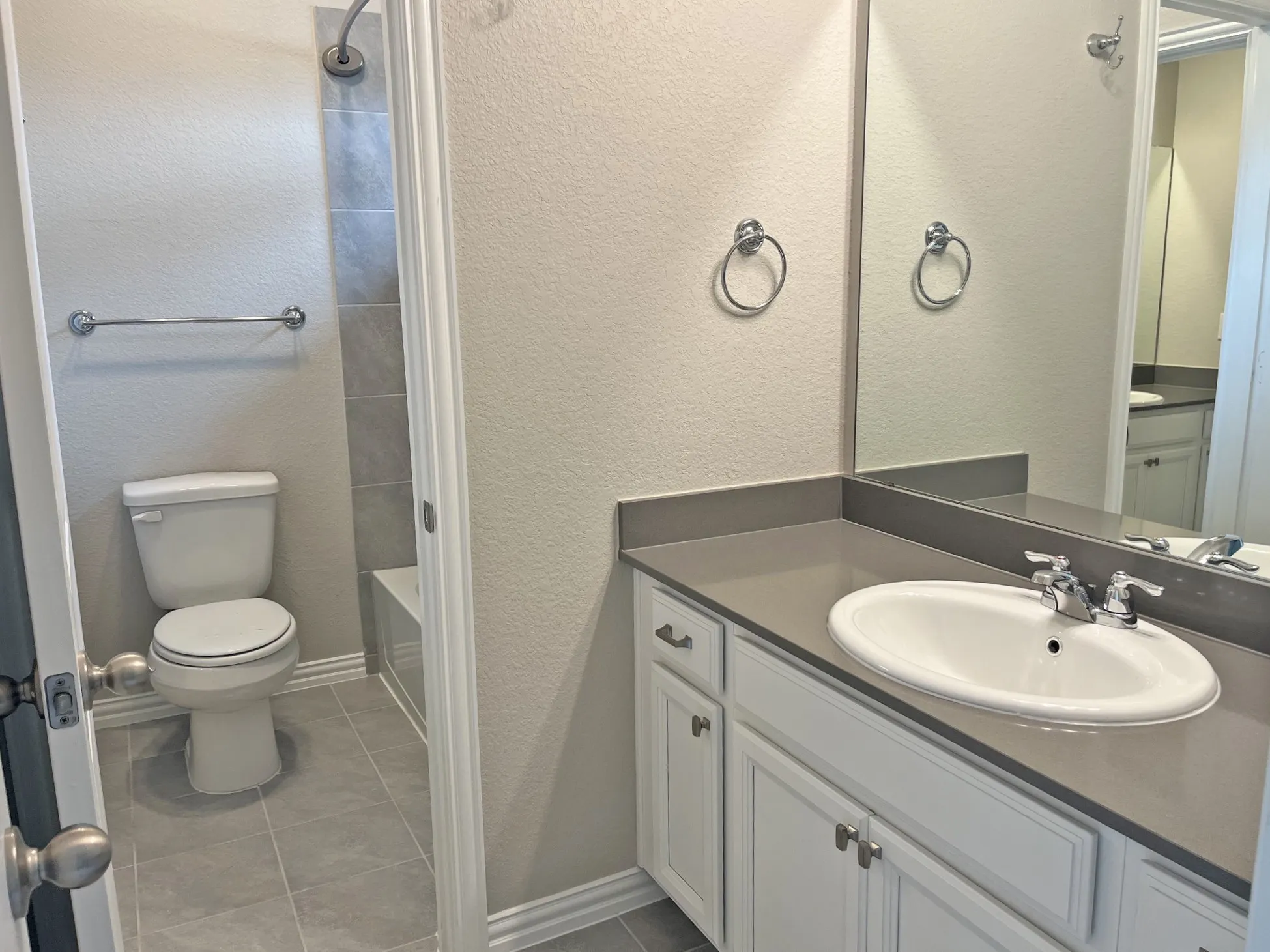 Single Family Residence For Sale in Denton County , 1117 Milfoil Drive, Justin, Texas 76247, 3 Bedroom, 3 Bathroom, 2 Garage spaces, 2,533 Sqft, built in 2022, mls#21401335, Real Estate Agent in Justin, Homes For Sale in Denton county, Homes For Sale in Justin, Realtor in Justin Texas, Real Estate Brokerage Independent Realty Texas, Luminita Cordes Realtor