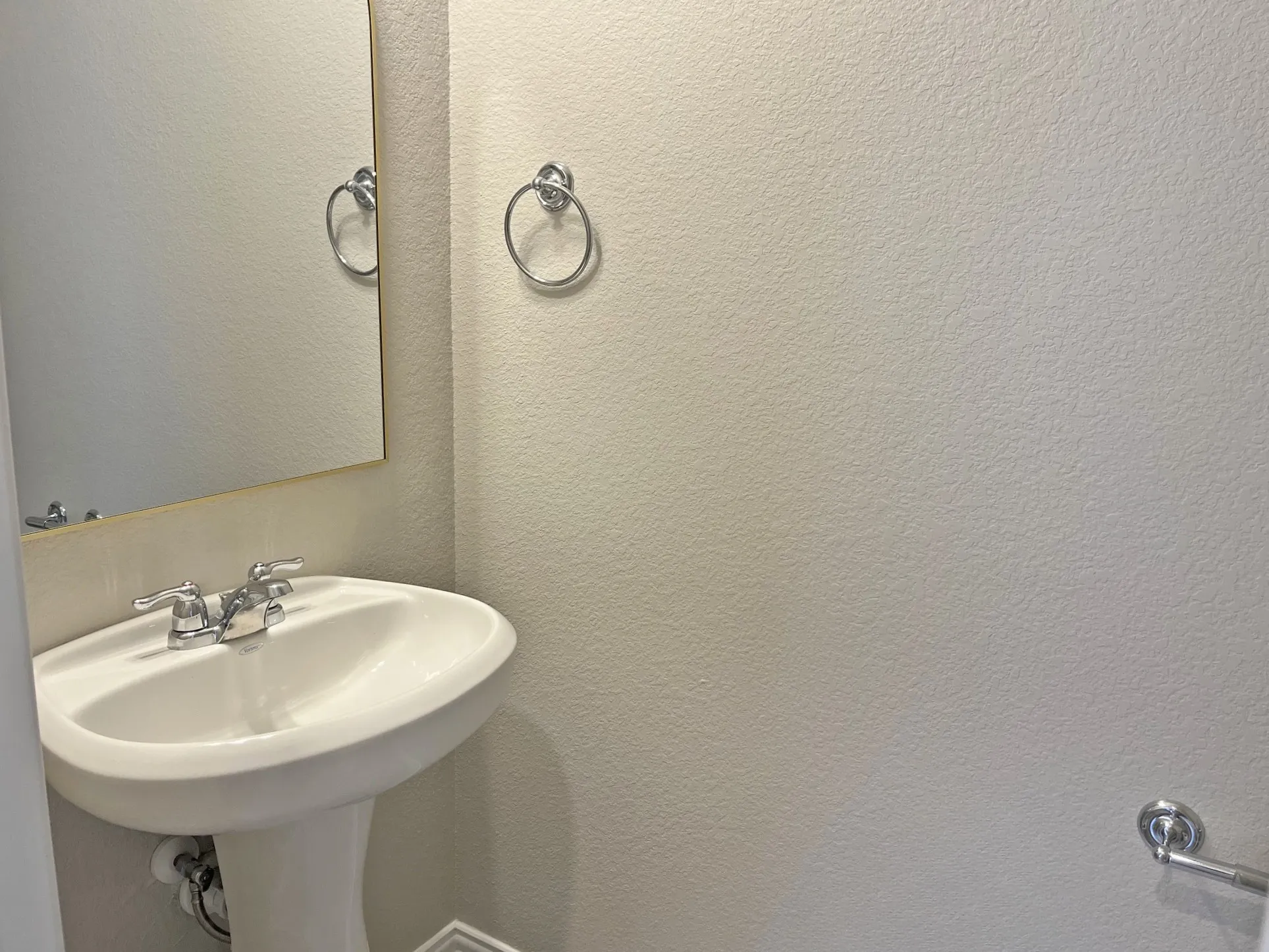 Single Family Residence For Sale in Denton County , 1117 Milfoil Drive, Justin, Texas 76247, 3 Bedroom, 3 Bathroom, 2 Garage spaces, 2,533 Sqft, built in 2022, mls#21401335, Real Estate Agent in Justin, Homes For Sale in Denton county, Homes For Sale in Justin, Realtor in Justin Texas, Real Estate Brokerage Independent Realty Texas, Luminita Cordes Realtor
