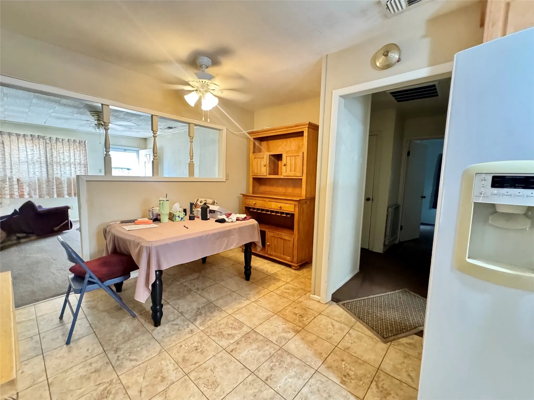 Single Family Residence For Sale in Taylor County , 3221 Ivy Lane, Abilene, Texas 79603, 3 Bedroom, 2 Bathroom, 1 Garage spaces, 1,080 Sqft, built in 1959, mls#21402707, Real Estate Agent in Abilene, Homes For Sale in Taylor county, Homes For Sale in Abilene, Realtor in Abilene Texas, Real Estate Brokerage Independent Realty Texas, Luminita Cordes Realtor