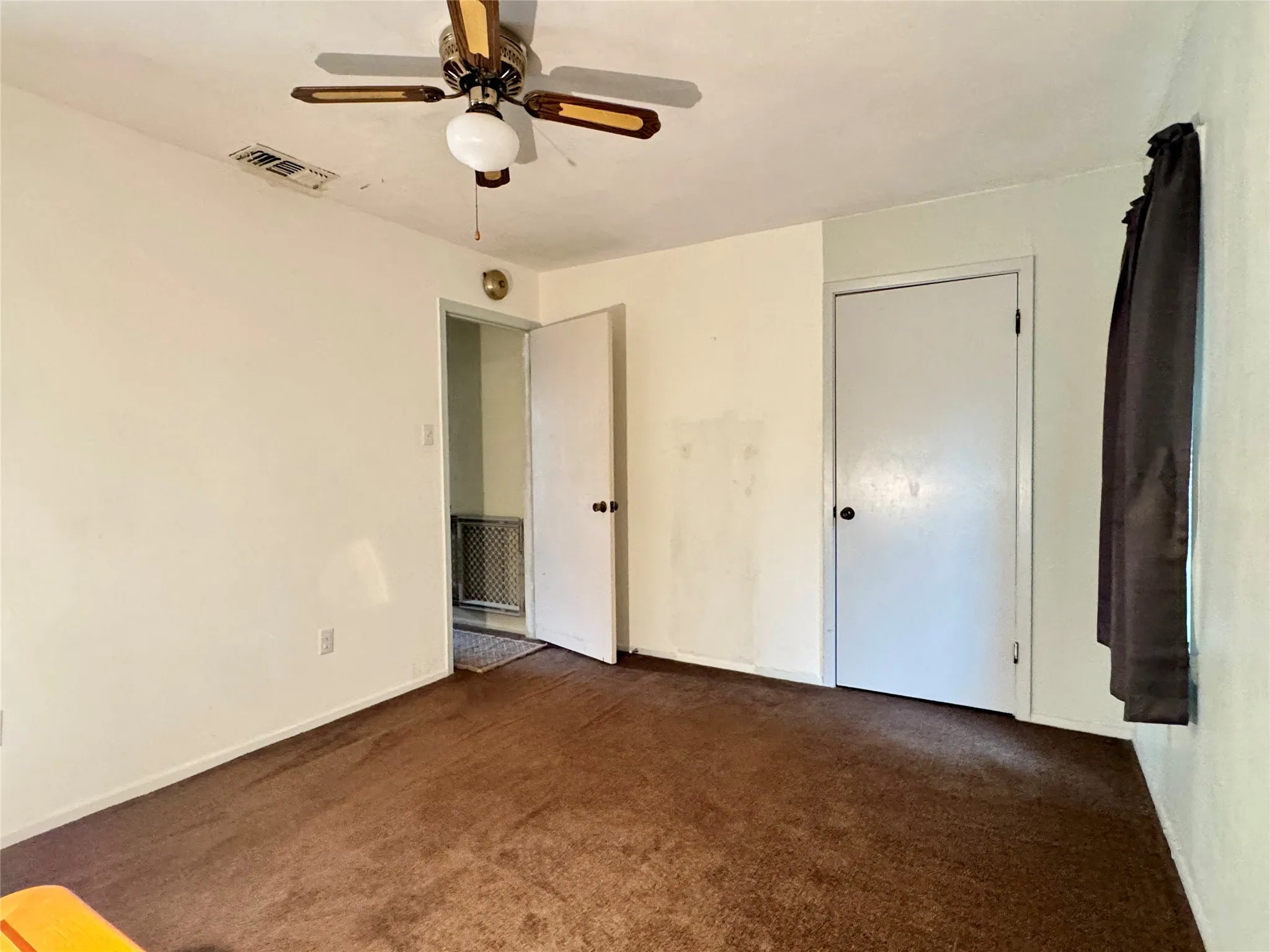 Single Family Residence For Sale in Taylor County , 3221 Ivy Lane, Abilene, Texas 79603, 3 Bedroom, 2 Bathroom, 1 Garage spaces, 1,080 Sqft, built in 1959, mls#21402707, Real Estate Agent in Abilene, Homes For Sale in Taylor county, Homes For Sale in Abilene, Realtor in Abilene Texas, Real Estate Brokerage Independent Realty Texas, Luminita Cordes Realtor