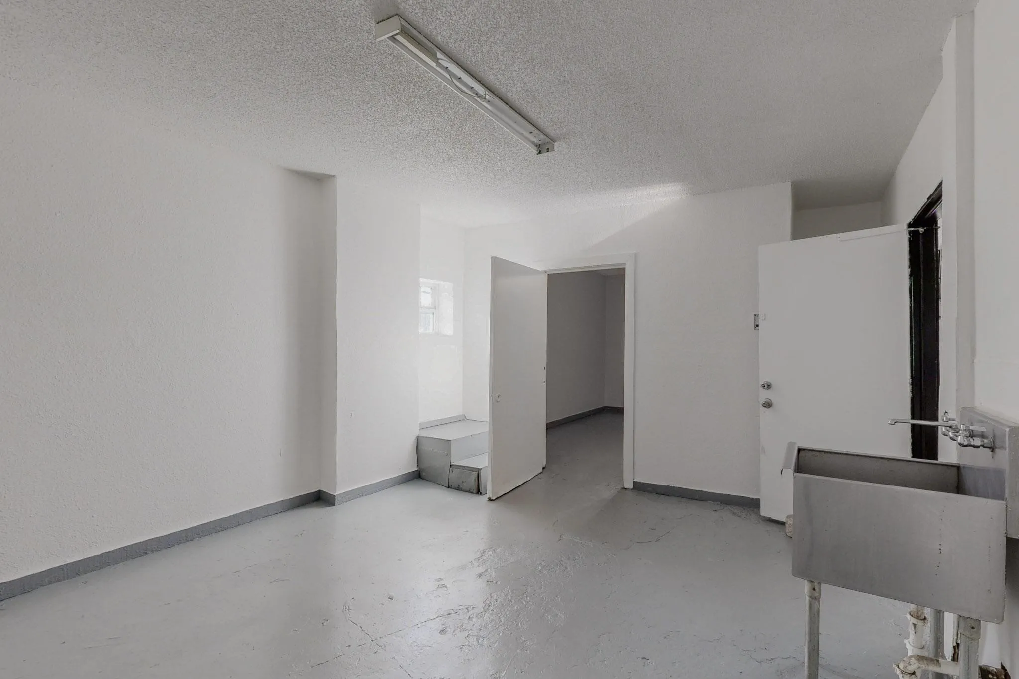Retail For Sale in Dallas County , 2802 Lagow Street, Dallas, Texas 75210, 0, 0, Garage spaces, 0 Sqft, built in 1954, mls#21402709, Real Estate Agent in Dallas, Homes For Sale in Dallas county, Homes For Sale in Dallas, Realtor in Dallas Texas, Real Estate Brokerage Independent Realty Texas, Luminita Cordes Realtor