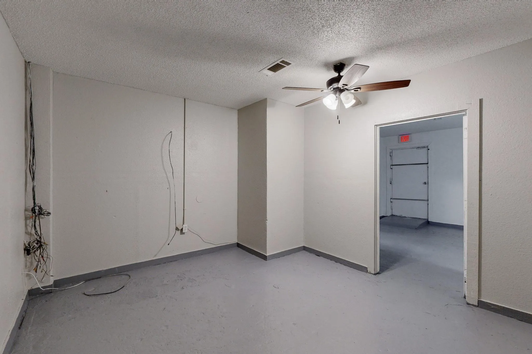 Retail For Sale in Dallas County , 2802 Lagow Street, Dallas, Texas 75210, 0, 0, Garage spaces, 0 Sqft, built in 1954, mls#21402709, Real Estate Agent in Dallas, Homes For Sale in Dallas county, Homes For Sale in Dallas, Realtor in Dallas Texas, Real Estate Brokerage Independent Realty Texas, Luminita Cordes Realtor