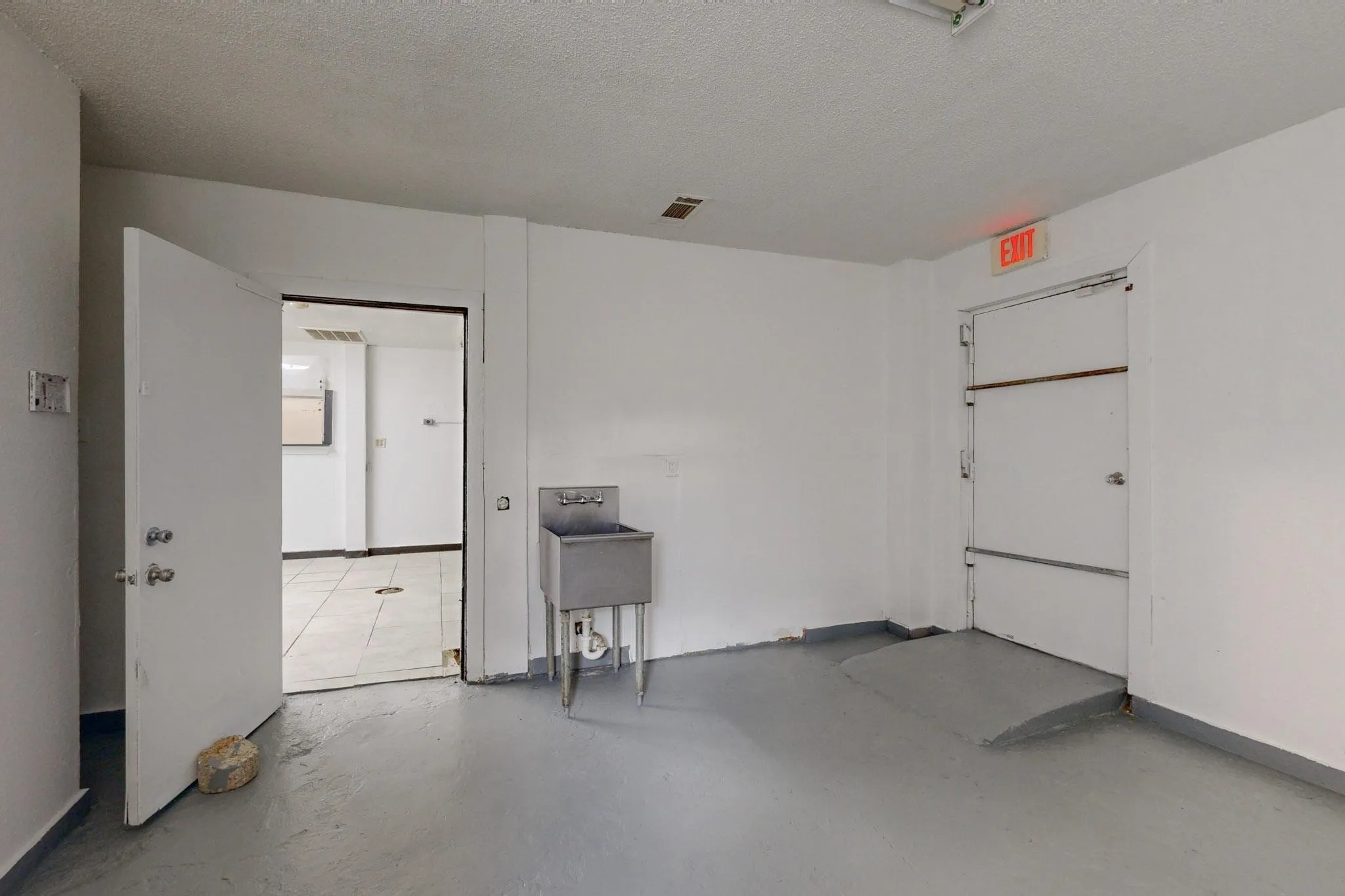 Retail For Sale in Dallas County , 2802 Lagow Street, Dallas, Texas 75210, 0, 0, Garage spaces, 0 Sqft, built in 1954, mls#21402709, Real Estate Agent in Dallas, Homes For Sale in Dallas county, Homes For Sale in Dallas, Realtor in Dallas Texas, Real Estate Brokerage Independent Realty Texas, Luminita Cordes Realtor