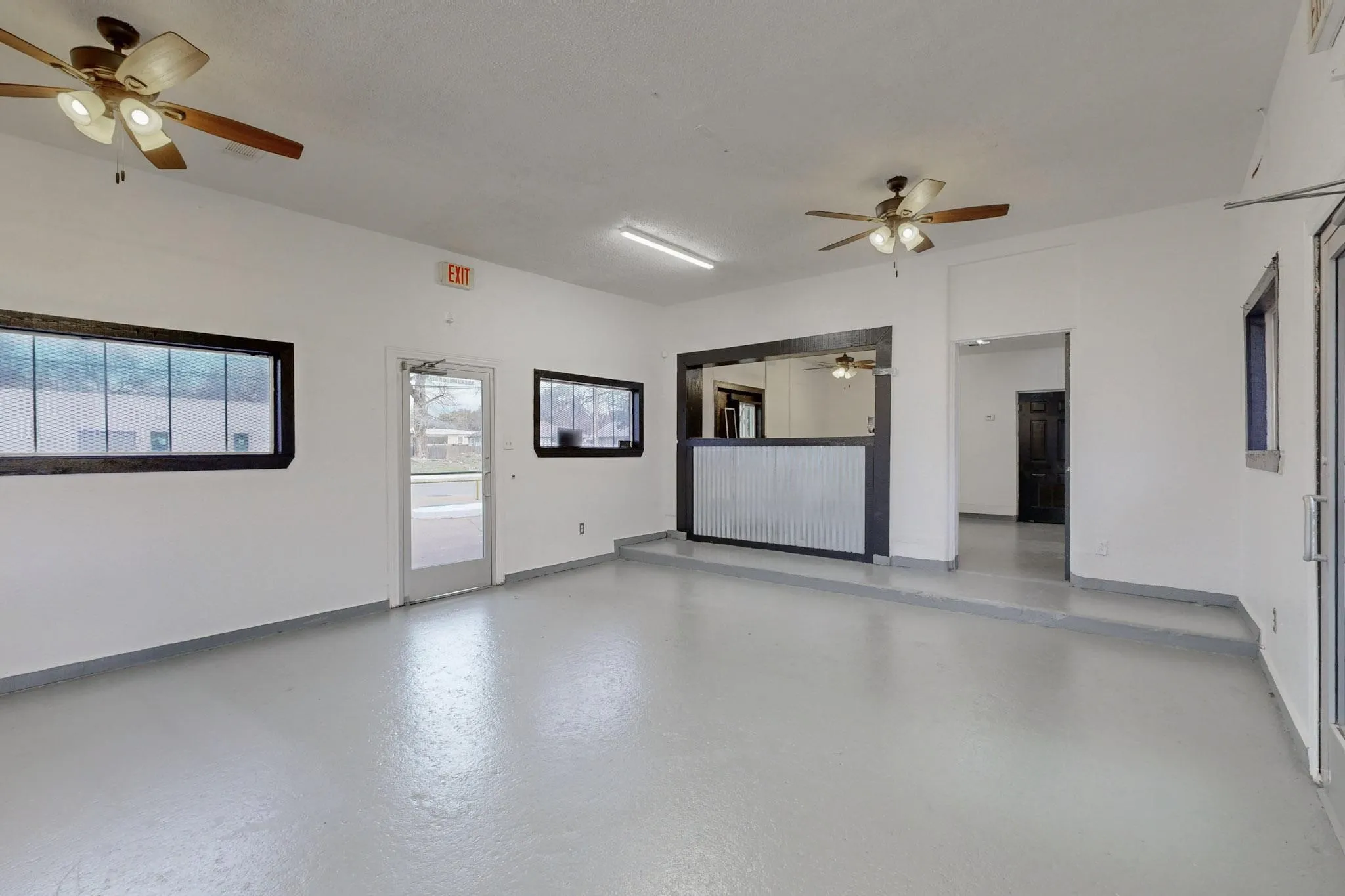 Retail For Sale in Dallas County , 2802 Lagow Street, Dallas, Texas 75210, 0, 0, Garage spaces, 0 Sqft, built in 1954, mls#21402709, Real Estate Agent in Dallas, Homes For Sale in Dallas county, Homes For Sale in Dallas, Realtor in Dallas Texas, Real Estate Brokerage Independent Realty Texas, Luminita Cordes Realtor