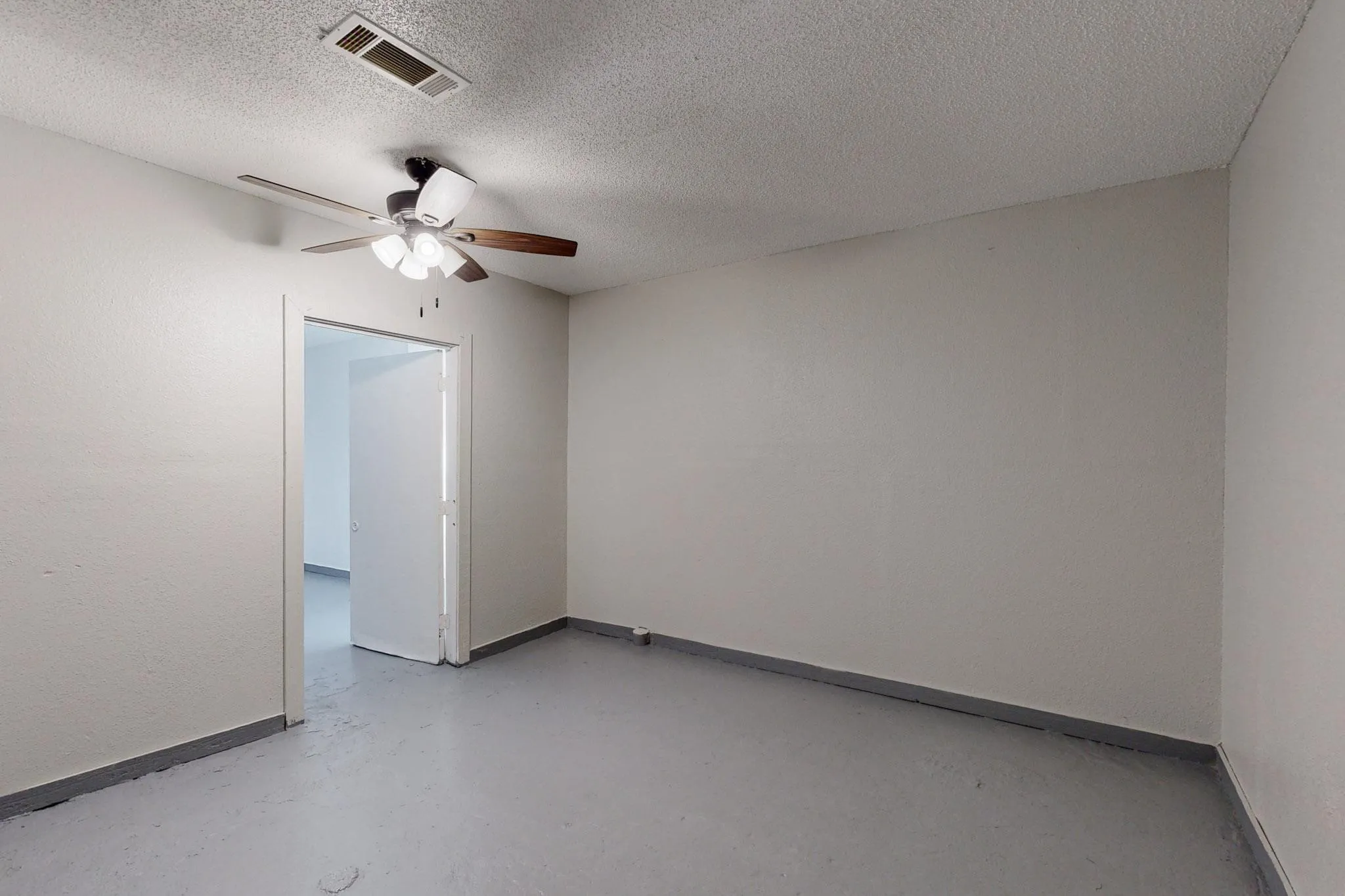 Retail For Sale in Dallas County , 2802 Lagow Street, Dallas, Texas 75210, 0, 0, Garage spaces, 0 Sqft, built in 1954, mls#21402709, Real Estate Agent in Dallas, Homes For Sale in Dallas county, Homes For Sale in Dallas, Realtor in Dallas Texas, Real Estate Brokerage Independent Realty Texas, Luminita Cordes Realtor