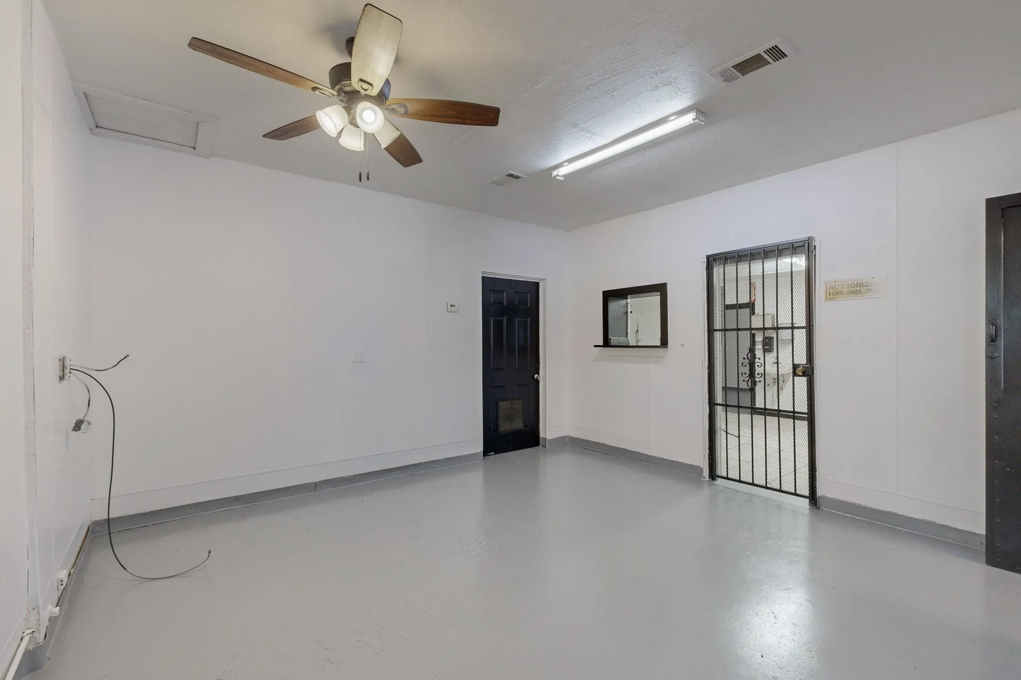 Retail For Sale in Dallas County , 2802 Lagow Street, Dallas, Texas 75210, 0, 0, Garage spaces, 0 Sqft, built in 1954, mls#21402709, Real Estate Agent in Dallas, Homes For Sale in Dallas county, Homes For Sale in Dallas, Realtor in Dallas Texas, Real Estate Brokerage Independent Realty Texas, Luminita Cordes Realtor