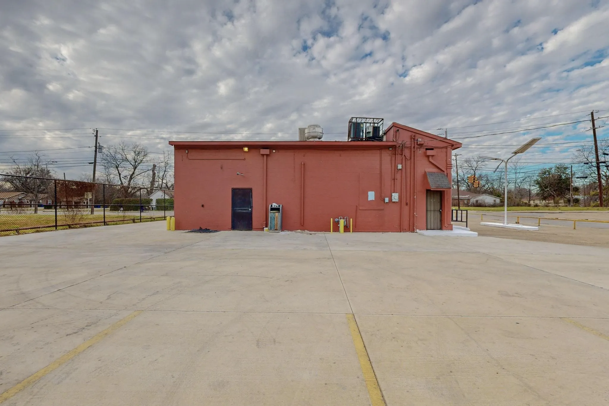Retail For Sale in Dallas County , 2802 Lagow Street, Dallas, Texas 75210, 0, 0, Garage spaces, 0 Sqft, built in 1954, mls#21402709, Real Estate Agent in Dallas, Homes For Sale in Dallas county, Homes For Sale in Dallas, Realtor in Dallas Texas, Real Estate Brokerage Independent Realty Texas, Luminita Cordes Realtor
