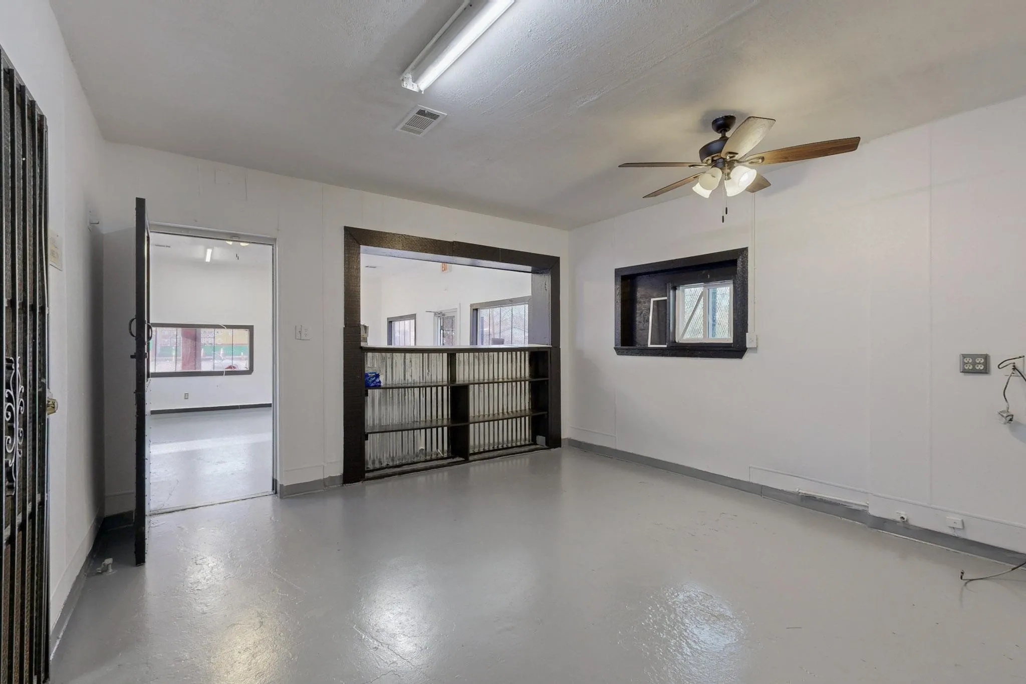 Retail For Sale in Dallas County , 2802 Lagow Street, Dallas, Texas 75210, 0, 0, Garage spaces, 0 Sqft, built in 1954, mls#21402709, Real Estate Agent in Dallas, Homes For Sale in Dallas county, Homes For Sale in Dallas, Realtor in Dallas Texas, Real Estate Brokerage Independent Realty Texas, Luminita Cordes Realtor