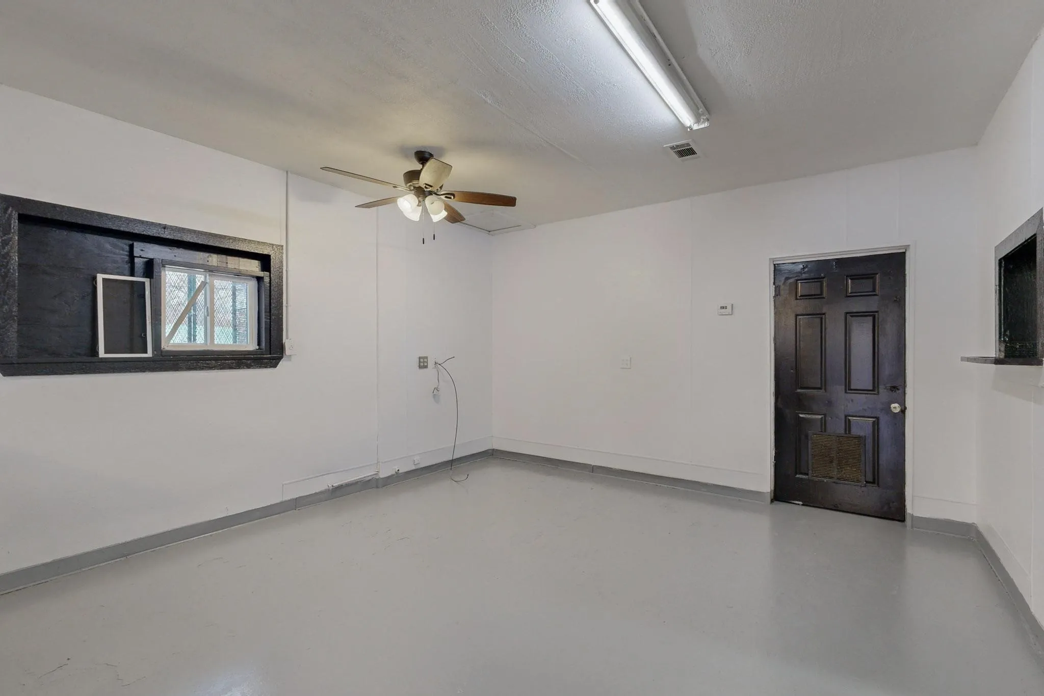 Retail For Sale in Dallas County , 2802 Lagow Street, Dallas, Texas 75210, 0, 0, Garage spaces, 0 Sqft, built in 1954, mls#21402709, Real Estate Agent in Dallas, Homes For Sale in Dallas county, Homes For Sale in Dallas, Realtor in Dallas Texas, Real Estate Brokerage Independent Realty Texas, Luminita Cordes Realtor
