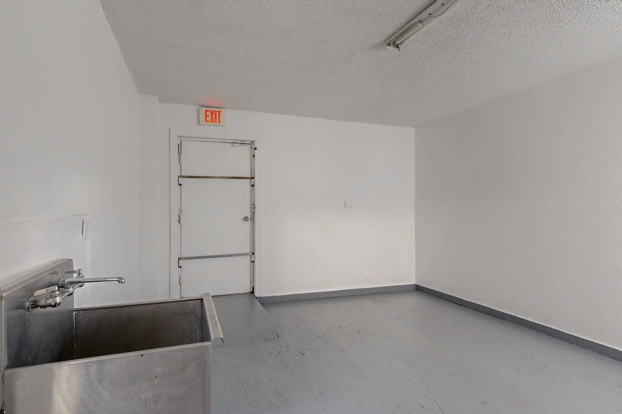 Retail For Sale in Dallas County , 2802 Lagow Street, Dallas, Texas 75210, 0, 0, Garage spaces, 0 Sqft, built in 1954, mls#21402709, Real Estate Agent in Dallas, Homes For Sale in Dallas county, Homes For Sale in Dallas, Realtor in Dallas Texas, Real Estate Brokerage Independent Realty Texas, Luminita Cordes Realtor
