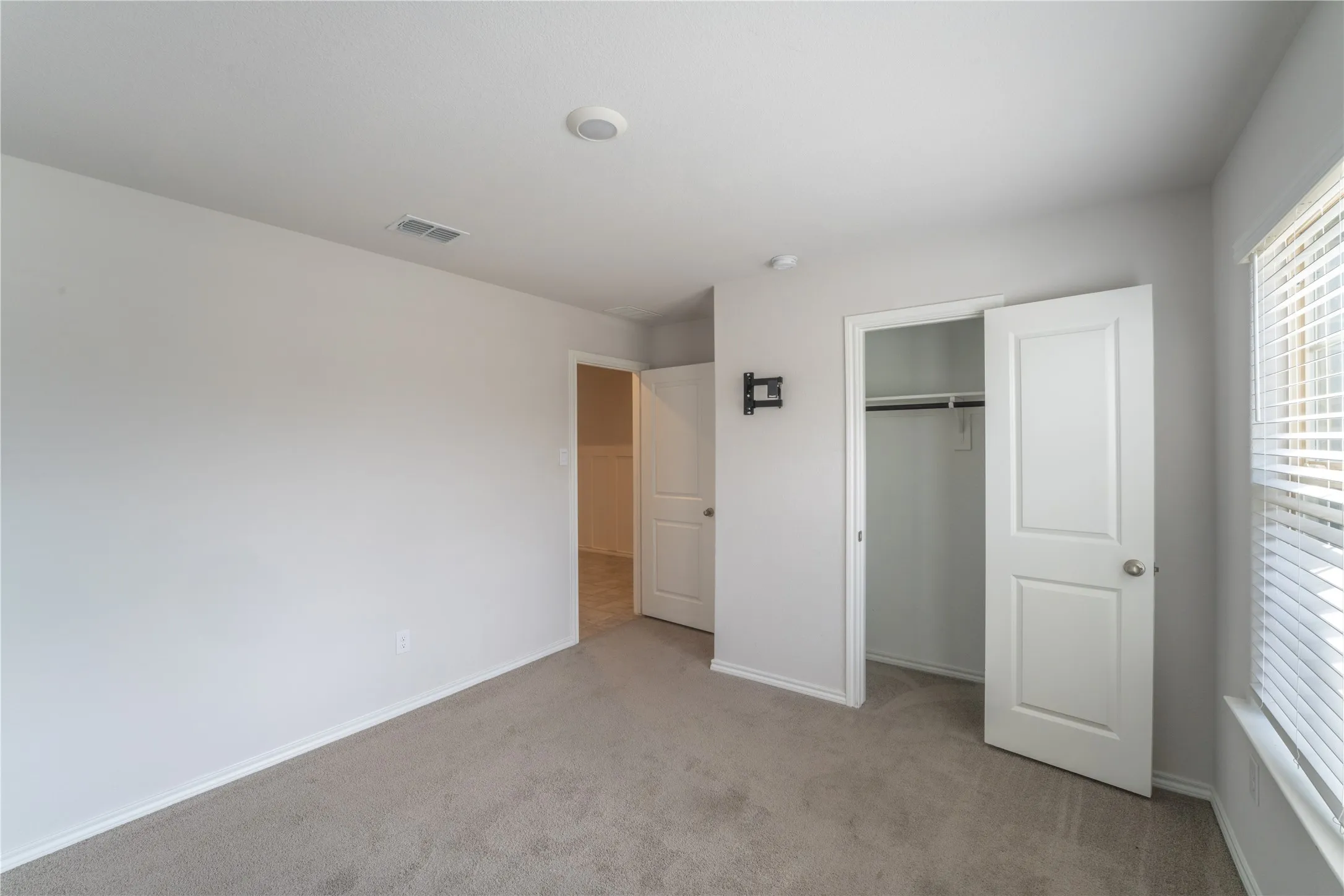 Single Family Residence For Sale in Tarrant County , 9452 Firedog Drive, Fort Worth, Texas 76131, 4 Bedroom, 4 Bathroom, 2 Garage spaces, 1,852 Sqft, built in 2023, mls#21402712, Real Estate Agent in Fort Worth, Homes For Sale in Tarrant county, Homes For Sale in Fort Worth, Realtor in Fort Worth Texas, Real Estate Brokerage Independent Realty Texas, Luminita Cordes Realtor