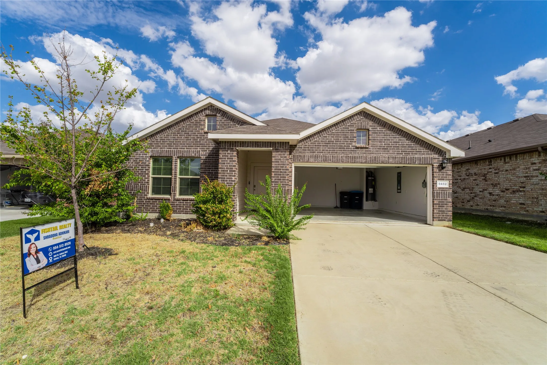 Single Family Residence For Sale in Tarrant County , 9452 Firedog Drive, Fort Worth, Texas 76131, 4 Bedroom, 4 Bathroom, 2 Garage spaces, 1,852 Sqft, built in 2023, mls#21402712, Real Estate Agent in Fort Worth, Homes For Sale in Tarrant county, Homes For Sale in Fort Worth, Realtor in Fort Worth Texas, Real Estate Brokerage Independent Realty Texas, Luminita Cordes Realtor