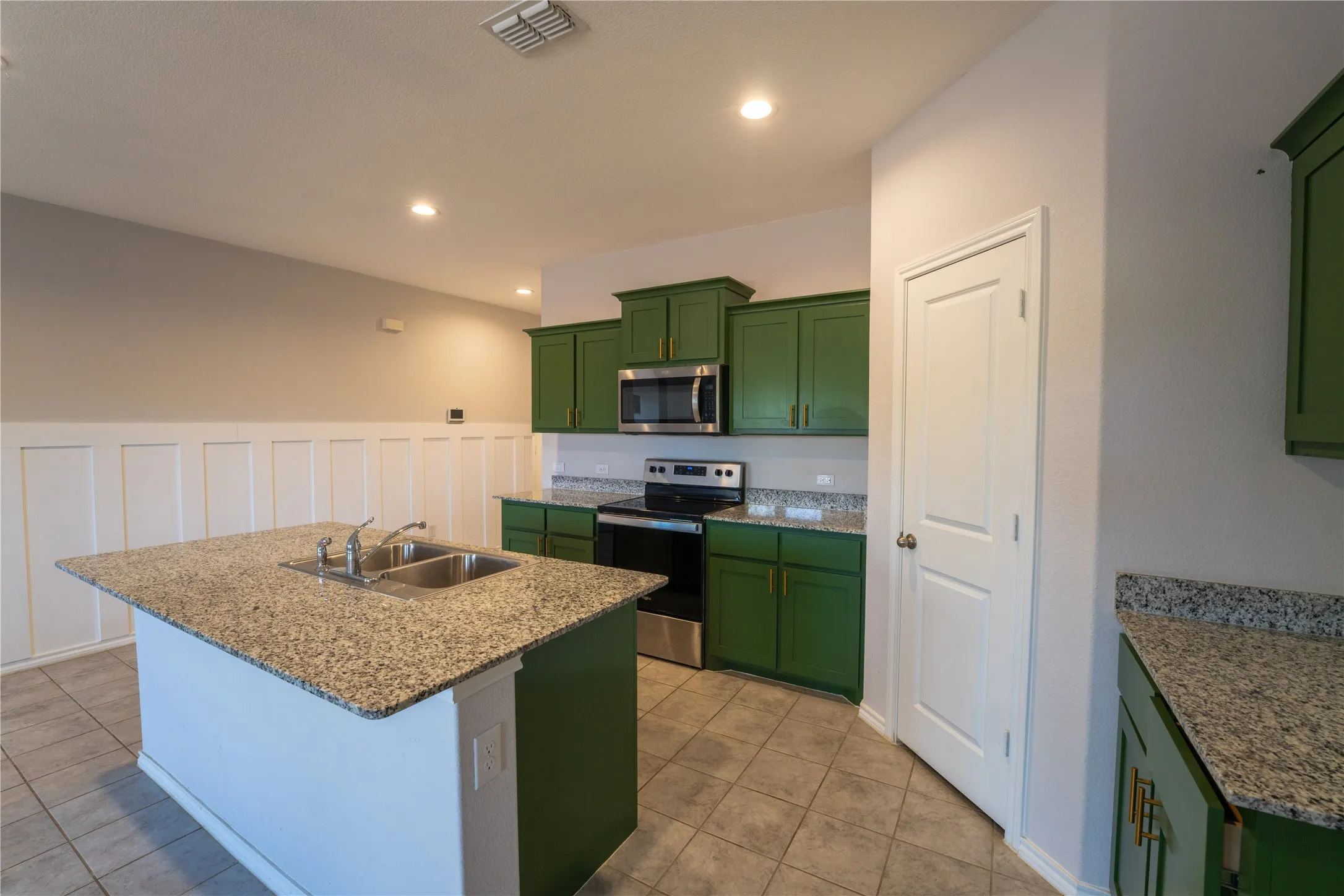 Single Family Residence For Sale in Tarrant County , 9452 Firedog Drive, Fort Worth, Texas 76131, 4 Bedroom, 4 Bathroom, 2 Garage spaces, 1,852 Sqft, built in 2023, mls#21402712, Real Estate Agent in Fort Worth, Homes For Sale in Tarrant county, Homes For Sale in Fort Worth, Realtor in Fort Worth Texas, Real Estate Brokerage Independent Realty Texas, Luminita Cordes Realtor