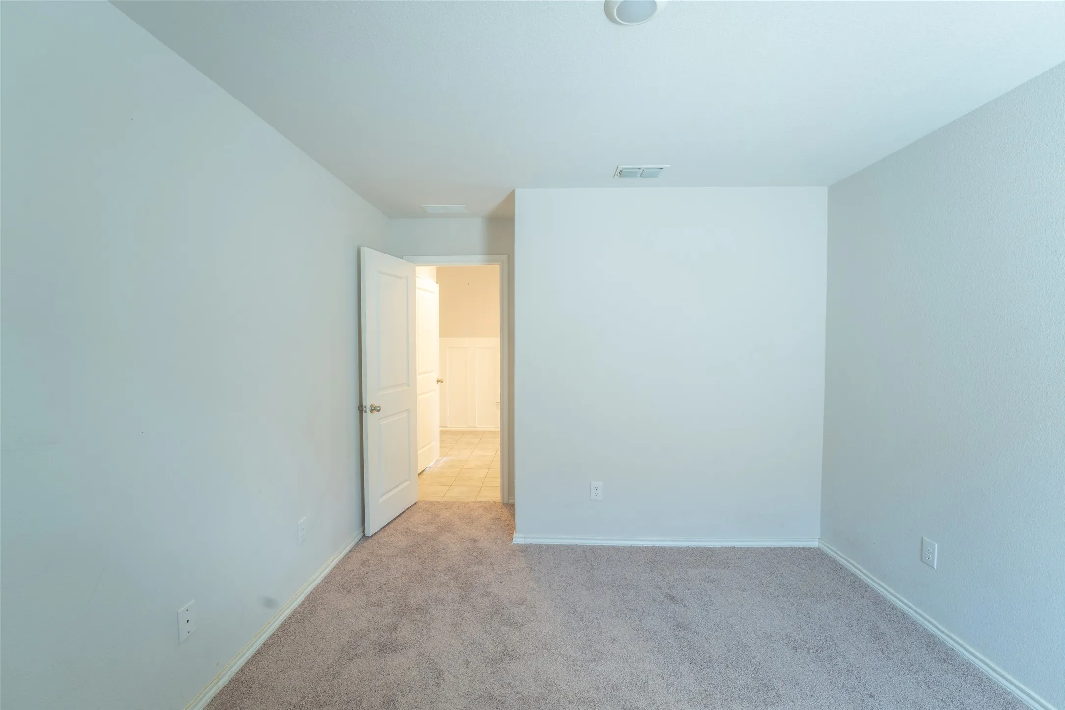 Single Family Residence For Sale in Tarrant County , 9452 Firedog Drive, Fort Worth, Texas 76131, 4 Bedroom, 4 Bathroom, 2 Garage spaces, 1,852 Sqft, built in 2023, mls#21402712, Real Estate Agent in Fort Worth, Homes For Sale in Tarrant county, Homes For Sale in Fort Worth, Realtor in Fort Worth Texas, Real Estate Brokerage Independent Realty Texas, Luminita Cordes Realtor