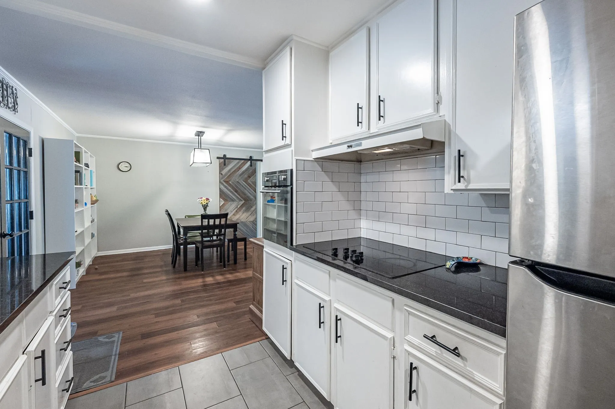 Single Family Residence For Sale in Smith County , 225 Powell Drive, Tyler, Texas 75703, 3 Bedroom, 2 Bathroom, 2 Garage spaces, 1,988 Sqft, built in 1969, mls#21402715, Real Estate Agent in Tyler, Homes For Sale in Smith county, Homes For Sale in Tyler, Realtor in Tyler Texas, Real Estate Brokerage Independent Realty Texas, Luminita Cordes Realtor