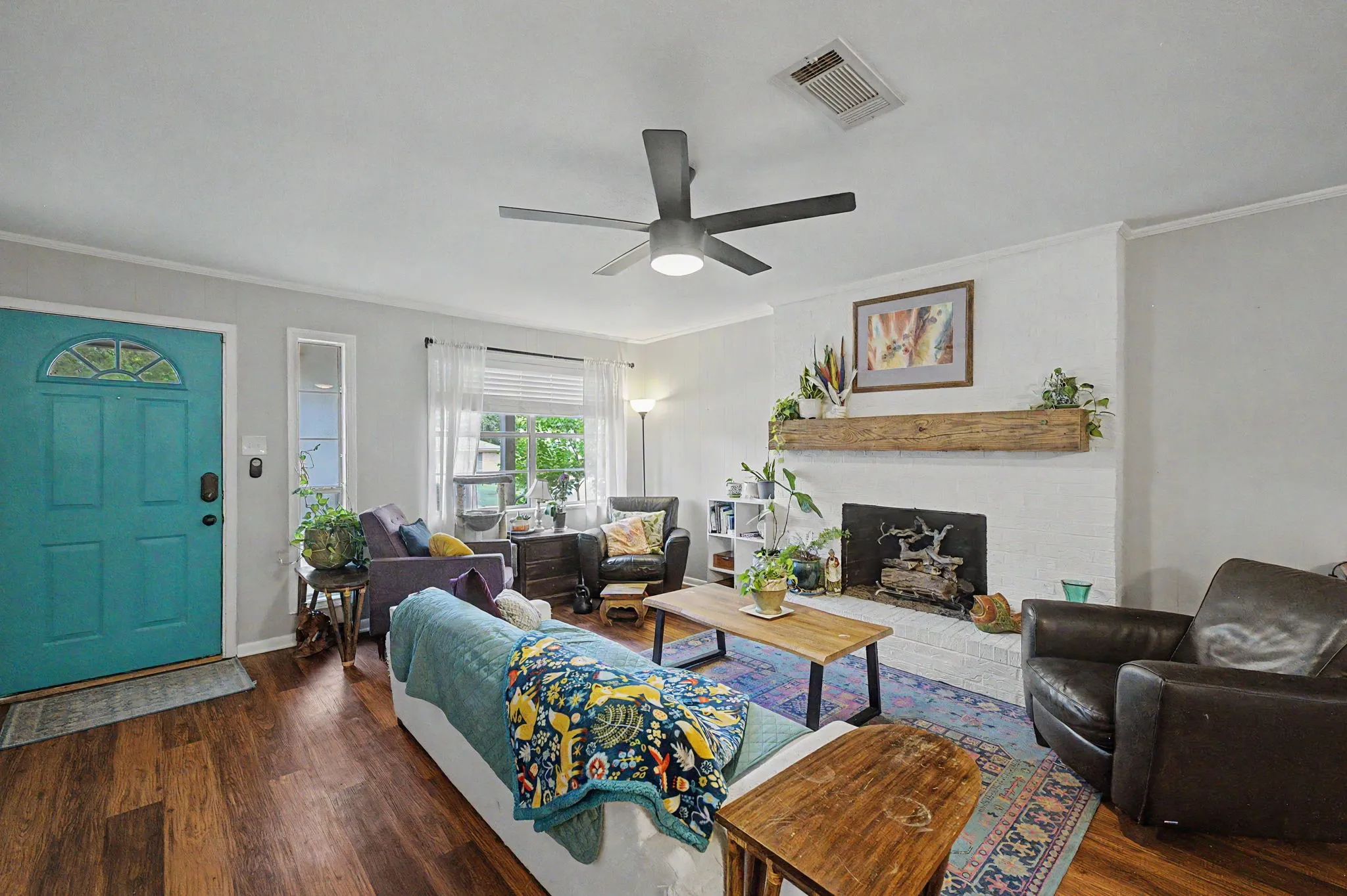 Single Family Residence For Sale in Smith County , 225 Powell Drive, Tyler, Texas 75703, 3 Bedroom, 2 Bathroom, 2 Garage spaces, 1,988 Sqft, built in 1969, mls#21402715, Real Estate Agent in Tyler, Homes For Sale in Smith county, Homes For Sale in Tyler, Realtor in Tyler Texas, Real Estate Brokerage Independent Realty Texas, Luminita Cordes Realtor