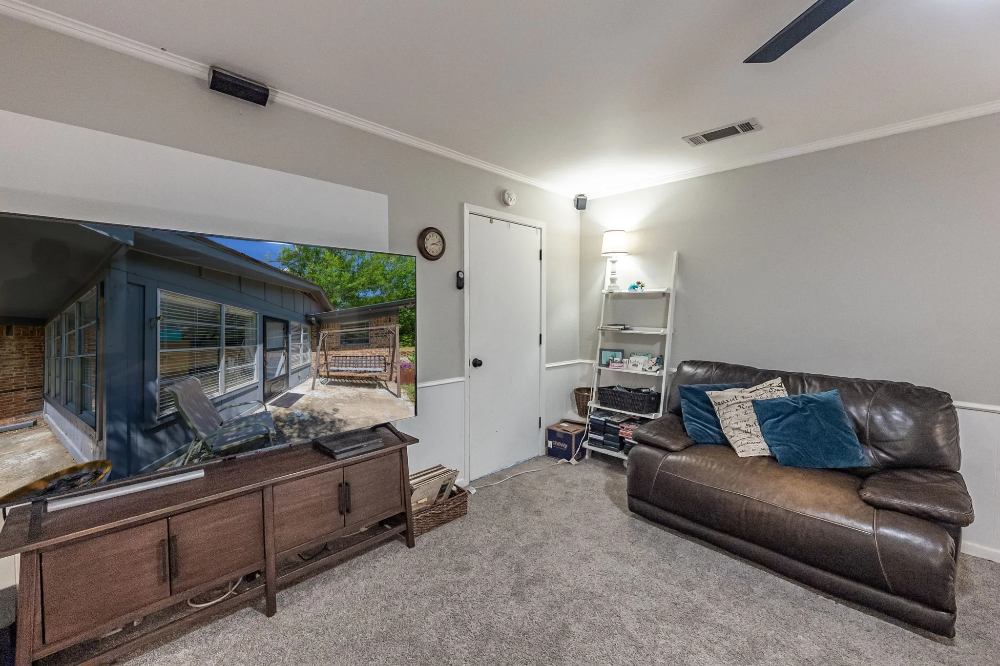 Single Family Residence For Sale in Smith County , 225 Powell Drive, Tyler, Texas 75703, 3 Bedroom, 2 Bathroom, 2 Garage spaces, 1,988 Sqft, built in 1969, mls#21402715, Real Estate Agent in Tyler, Homes For Sale in Smith county, Homes For Sale in Tyler, Realtor in Tyler Texas, Real Estate Brokerage Independent Realty Texas, Luminita Cordes Realtor