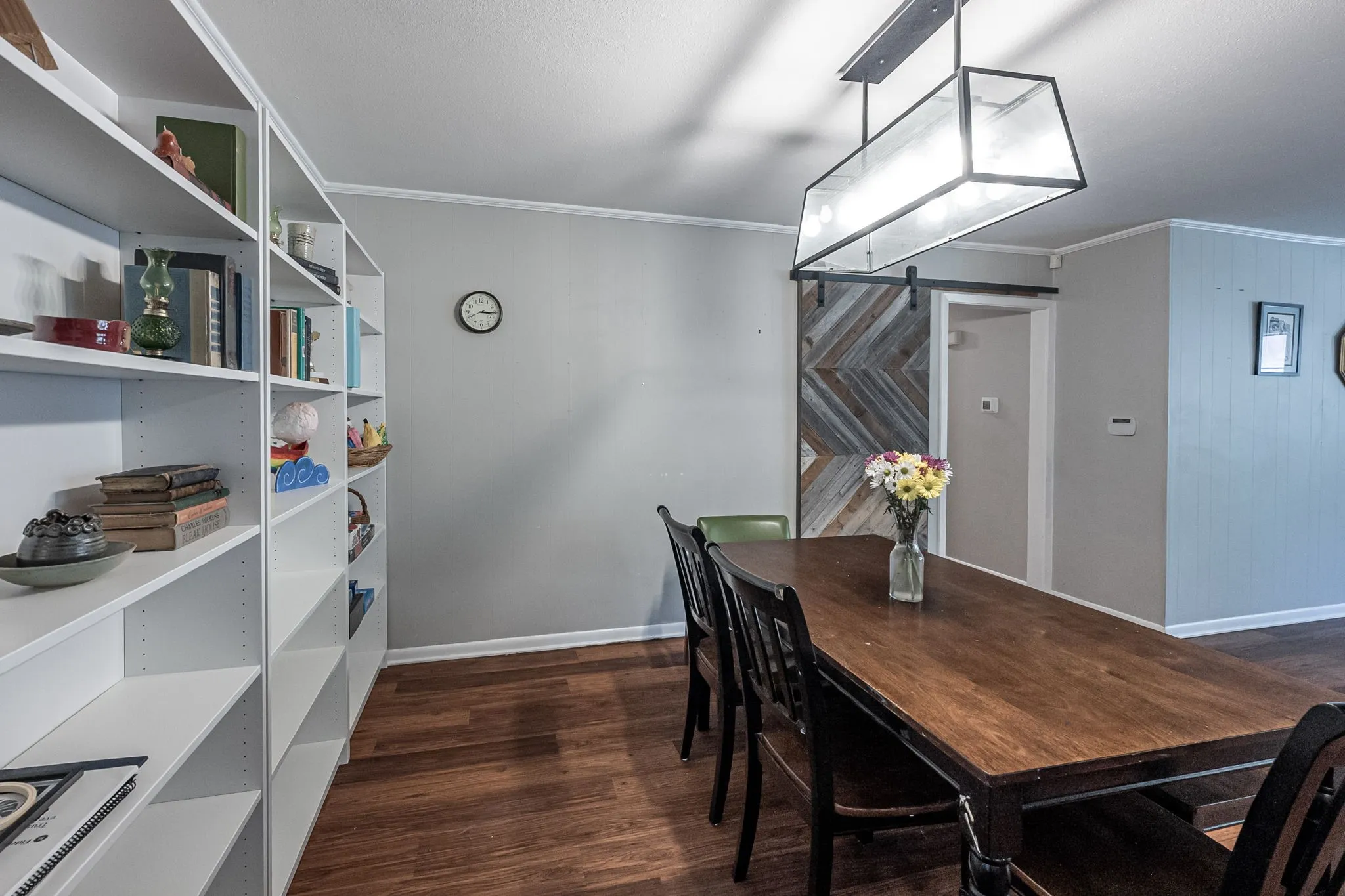 Single Family Residence For Sale in Smith County , 225 Powell Drive, Tyler, Texas 75703, 3 Bedroom, 2 Bathroom, 2 Garage spaces, 1,988 Sqft, built in 1969, mls#21402715, Real Estate Agent in Tyler, Homes For Sale in Smith county, Homes For Sale in Tyler, Realtor in Tyler Texas, Real Estate Brokerage Independent Realty Texas, Luminita Cordes Realtor