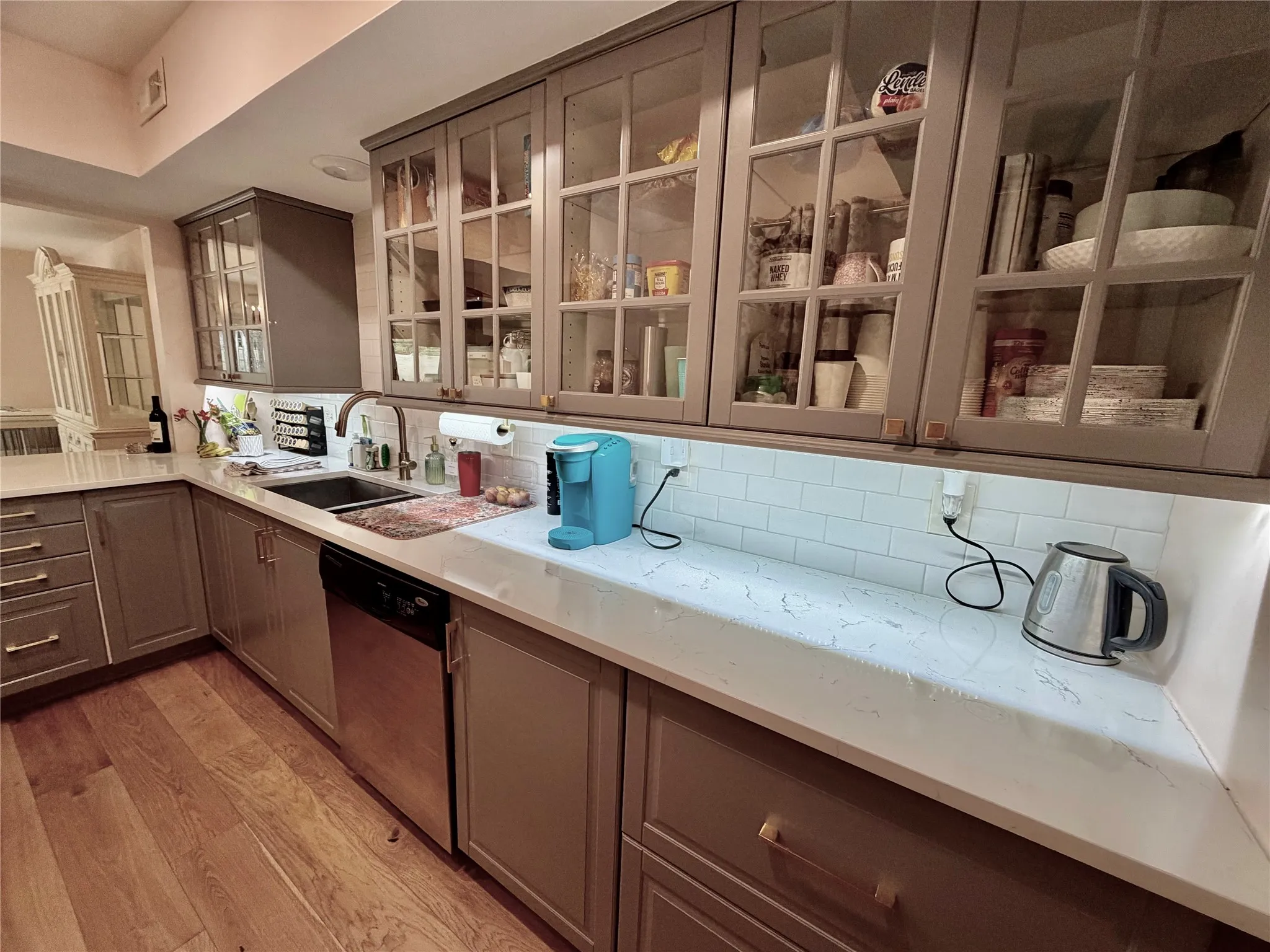 Condominium For Sale in Dallas County , 1201 Portales Lane Bldg L, Irving, Texas 75061, 3 Bedroom, 3 Bathroom, 2 Garage spaces, 1,545 Sqft, built in 1966, mls#21402702, Real Estate Agent in Irving, Homes For Sale in Dallas county, Homes For Sale in Irving, Realtor in Irving Texas, Real Estate Brokerage Independent Realty Texas, Luminita Cordes Realtor