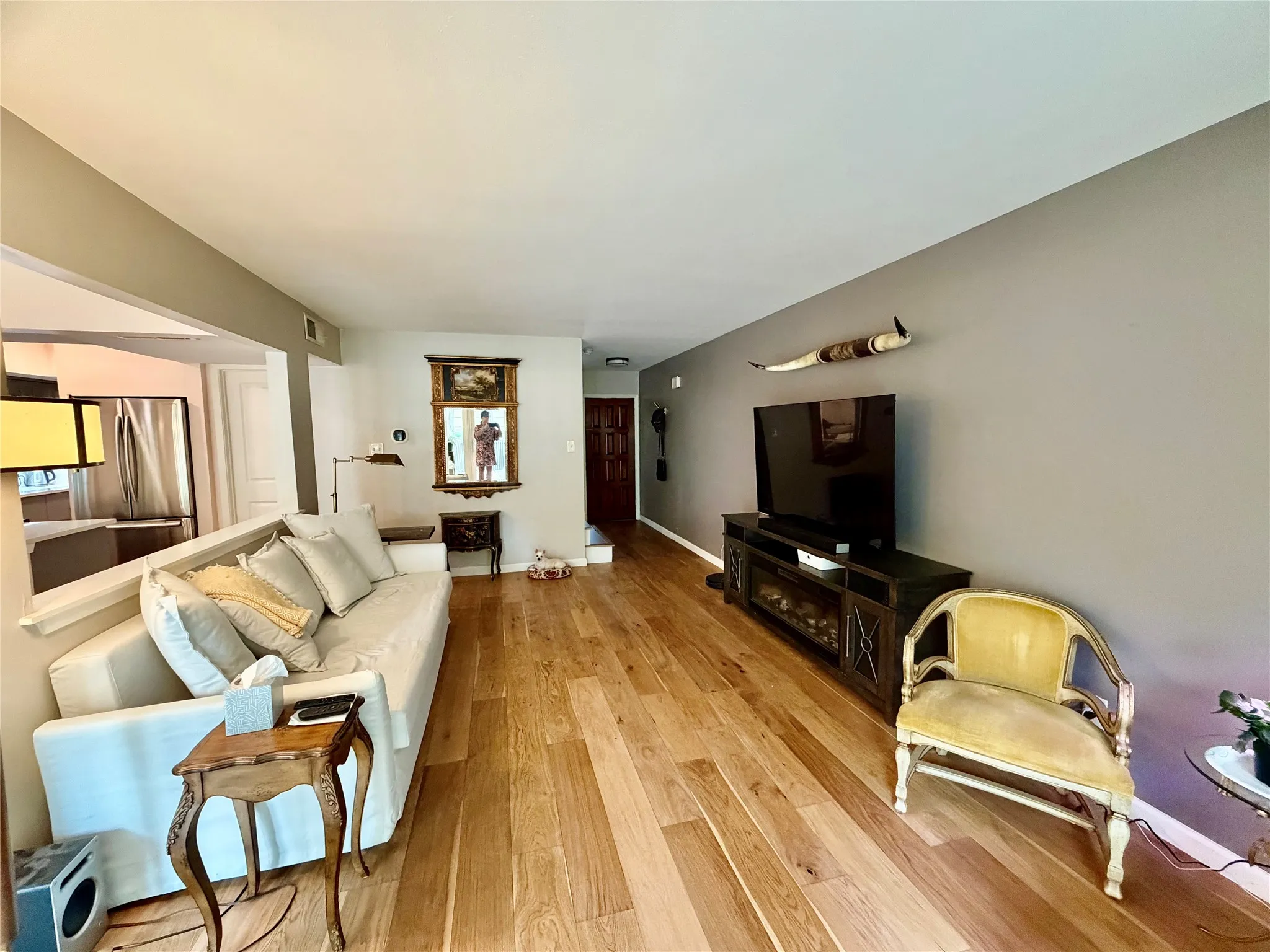 Condominium For Sale in Dallas County , 1201 Portales Lane Bldg L, Irving, Texas 75061, 3 Bedroom, 3 Bathroom, 2 Garage spaces, 1,545 Sqft, built in 1966, mls#21402702, Real Estate Agent in Irving, Homes For Sale in Dallas county, Homes For Sale in Irving, Realtor in Irving Texas, Real Estate Brokerage Independent Realty Texas, Luminita Cordes Realtor