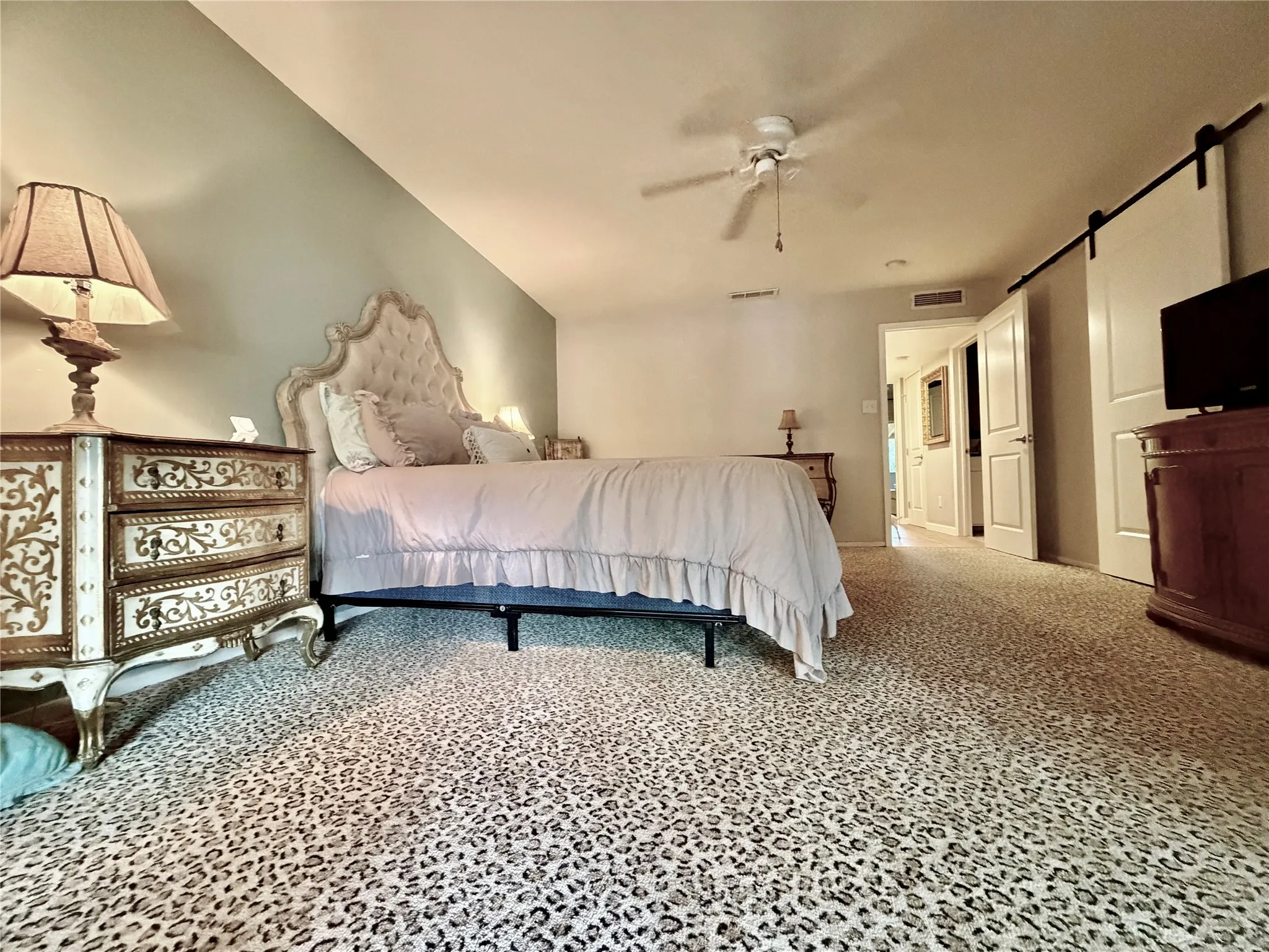 Condominium For Sale in Dallas County , 1201 Portales Lane Bldg L, Irving, Texas 75061, 3 Bedroom, 3 Bathroom, 2 Garage spaces, 1,545 Sqft, built in 1966, mls#21402702, Real Estate Agent in Irving, Homes For Sale in Dallas county, Homes For Sale in Irving, Realtor in Irving Texas, Real Estate Brokerage Independent Realty Texas, Luminita Cordes Realtor
