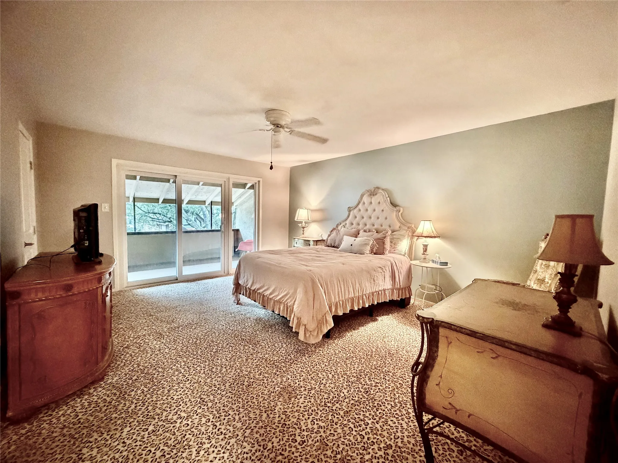 Condominium For Sale in Dallas County , 1201 Portales Lane Bldg L, Irving, Texas 75061, 3 Bedroom, 3 Bathroom, 2 Garage spaces, 1,545 Sqft, built in 1966, mls#21402702, Real Estate Agent in Irving, Homes For Sale in Dallas county, Homes For Sale in Irving, Realtor in Irving Texas, Real Estate Brokerage Independent Realty Texas, Luminita Cordes Realtor