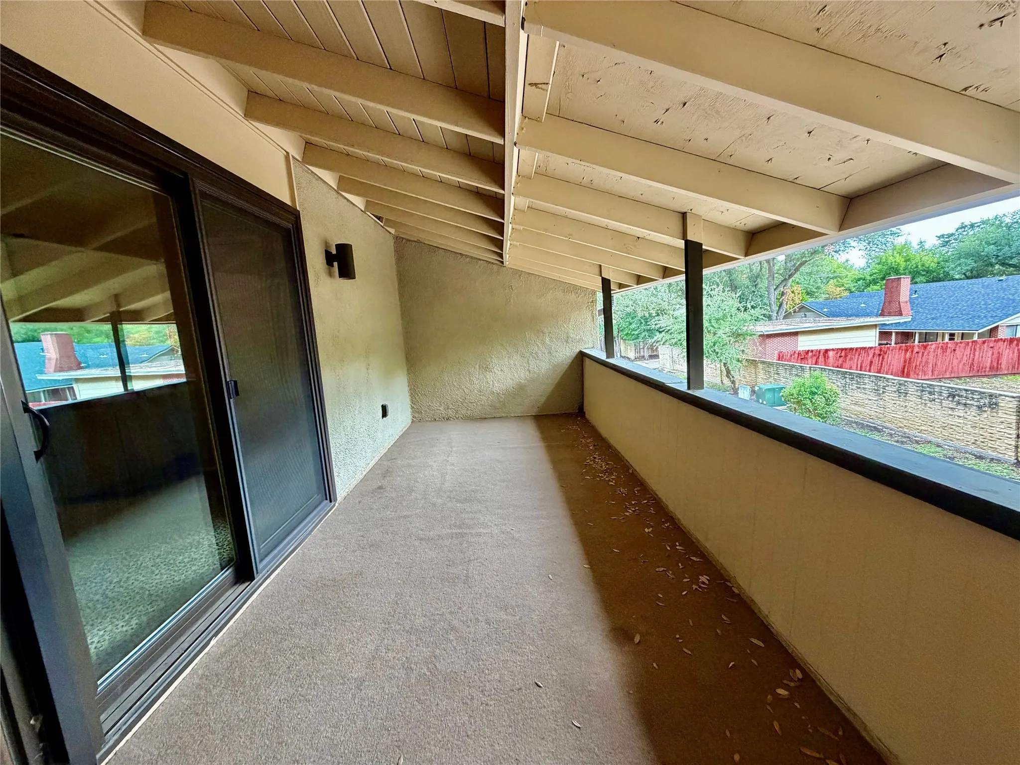Condominium For Sale in Dallas County , 1201 Portales Lane Bldg L, Irving, Texas 75061, 3 Bedroom, 3 Bathroom, 2 Garage spaces, 1,545 Sqft, built in 1966, mls#21402702, Real Estate Agent in Irving, Homes For Sale in Dallas county, Homes For Sale in Irving, Realtor in Irving Texas, Real Estate Brokerage Independent Realty Texas, Luminita Cordes Realtor