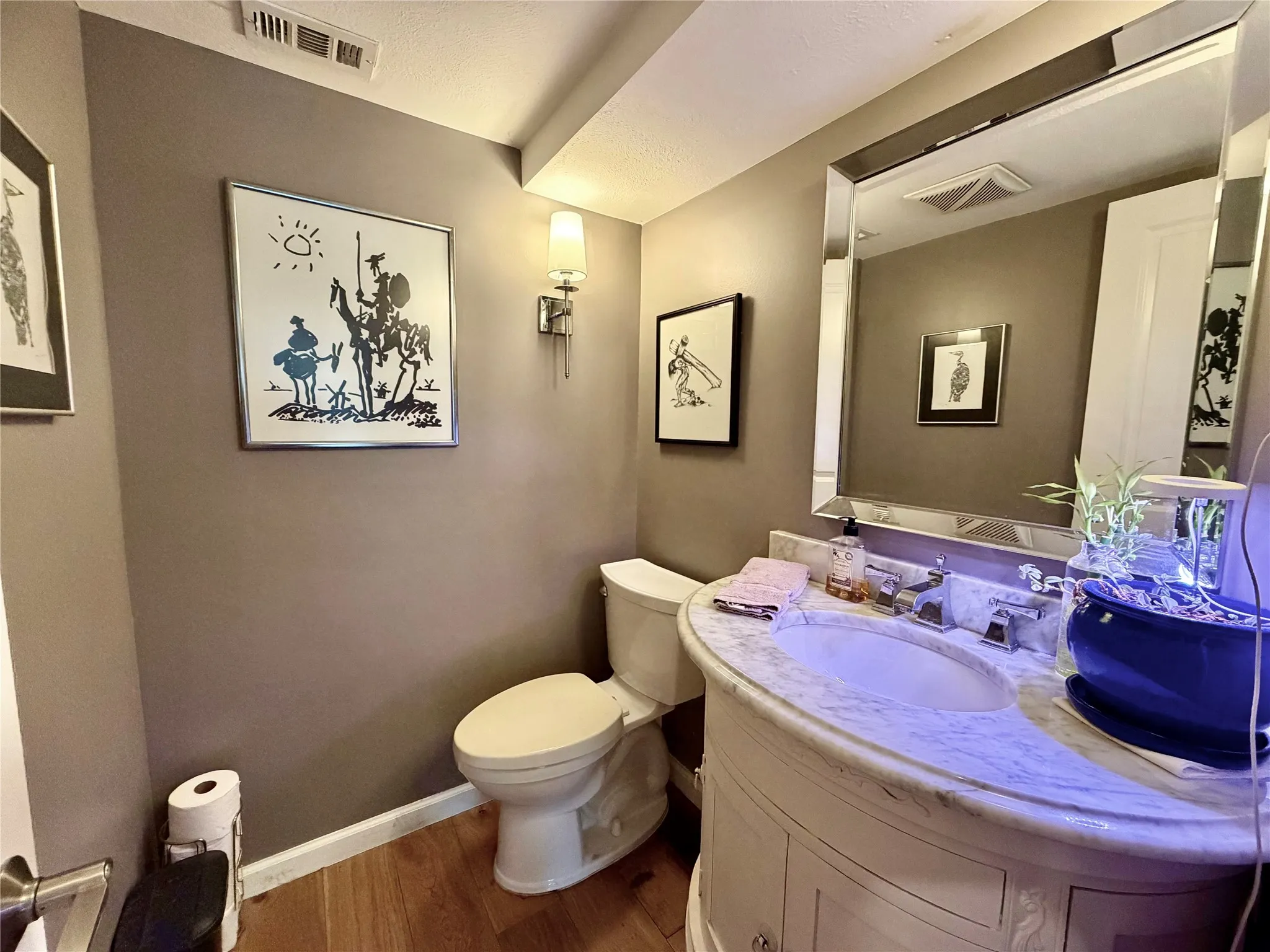 Condominium For Sale in Dallas County , 1201 Portales Lane Bldg L, Irving, Texas 75061, 3 Bedroom, 3 Bathroom, 2 Garage spaces, 1,545 Sqft, built in 1966, mls#21402702, Real Estate Agent in Irving, Homes For Sale in Dallas county, Homes For Sale in Irving, Realtor in Irving Texas, Real Estate Brokerage Independent Realty Texas, Luminita Cordes Realtor