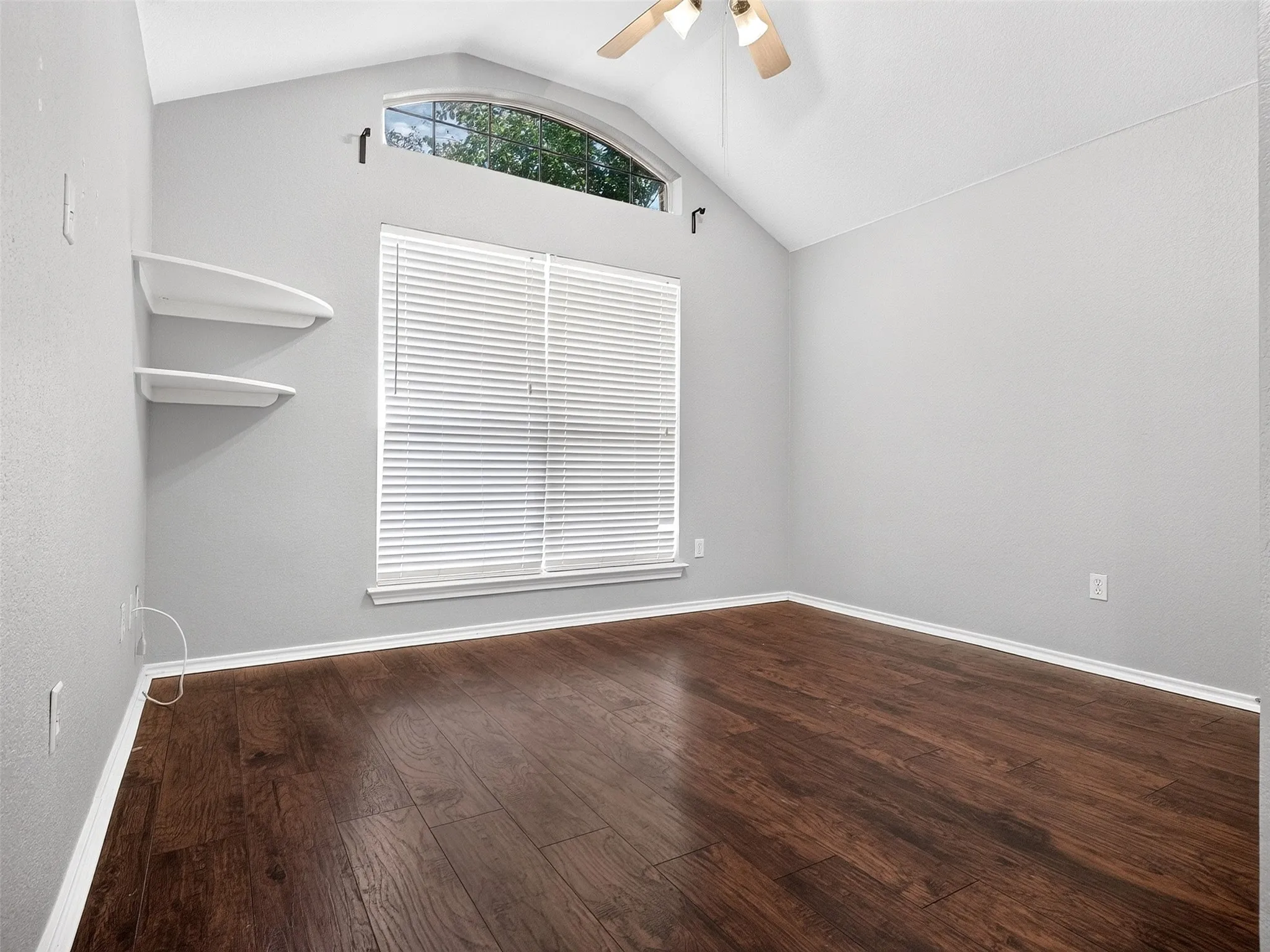 Single Family Residence For Rent in Tarrant County , 1623 Brookleaf Drive, Arlington, Texas 76018, 4 Bedroom, 2 Bathroom, 1 Garage spaces, 1,851 Sqft, built in 2004, mls#21402312, Real Estate Agent in Arlington, Homes For Rent in Tarrant county, Homes For Rent in Arlington, Realtor in Arlington Texas, Real Estate Brokerage Independent Realty Texas, Luminita Cordes Realtor