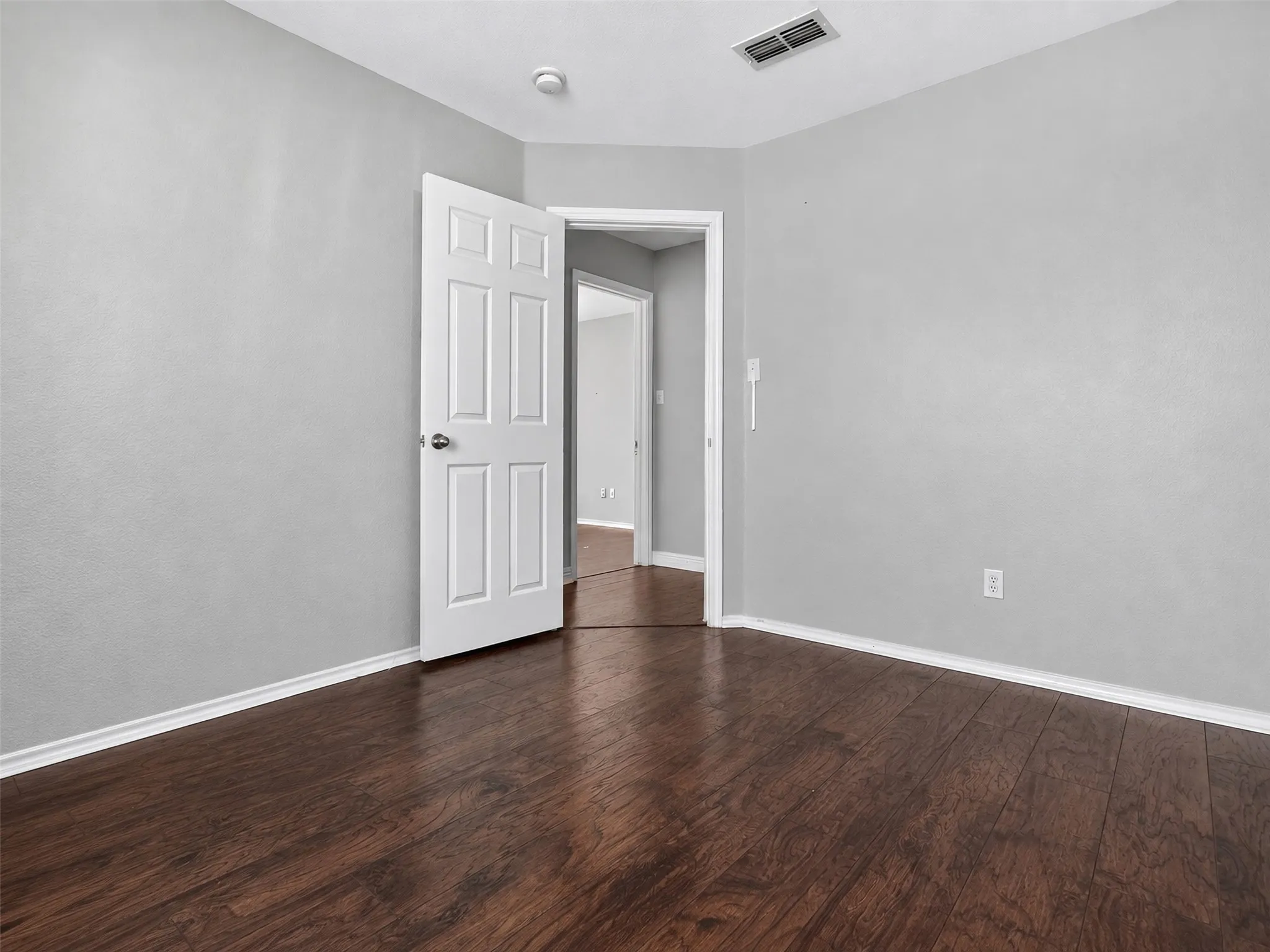 Single Family Residence For Rent in Tarrant County , 1623 Brookleaf Drive, Arlington, Texas 76018, 4 Bedroom, 2 Bathroom, 1 Garage spaces, 1,851 Sqft, built in 2004, mls#21402312, Real Estate Agent in Arlington, Homes For Rent in Tarrant county, Homes For Rent in Arlington, Realtor in Arlington Texas, Real Estate Brokerage Independent Realty Texas, Luminita Cordes Realtor