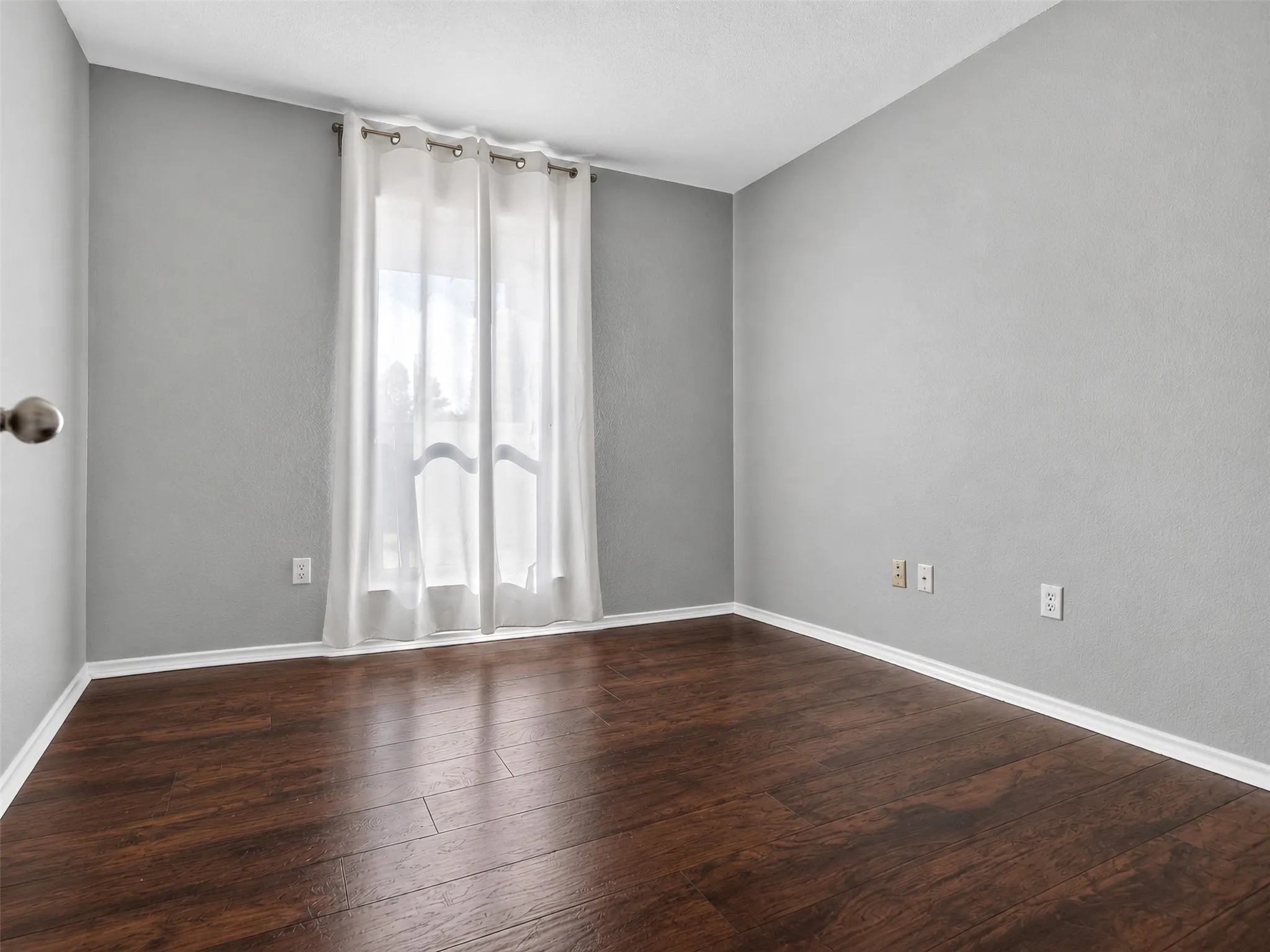 Single Family Residence For Rent in Tarrant County , 1623 Brookleaf Drive, Arlington, Texas 76018, 4 Bedroom, 2 Bathroom, 1 Garage spaces, 1,851 Sqft, built in 2004, mls#21402312, Real Estate Agent in Arlington, Homes For Rent in Tarrant county, Homes For Rent in Arlington, Realtor in Arlington Texas, Real Estate Brokerage Independent Realty Texas, Luminita Cordes Realtor