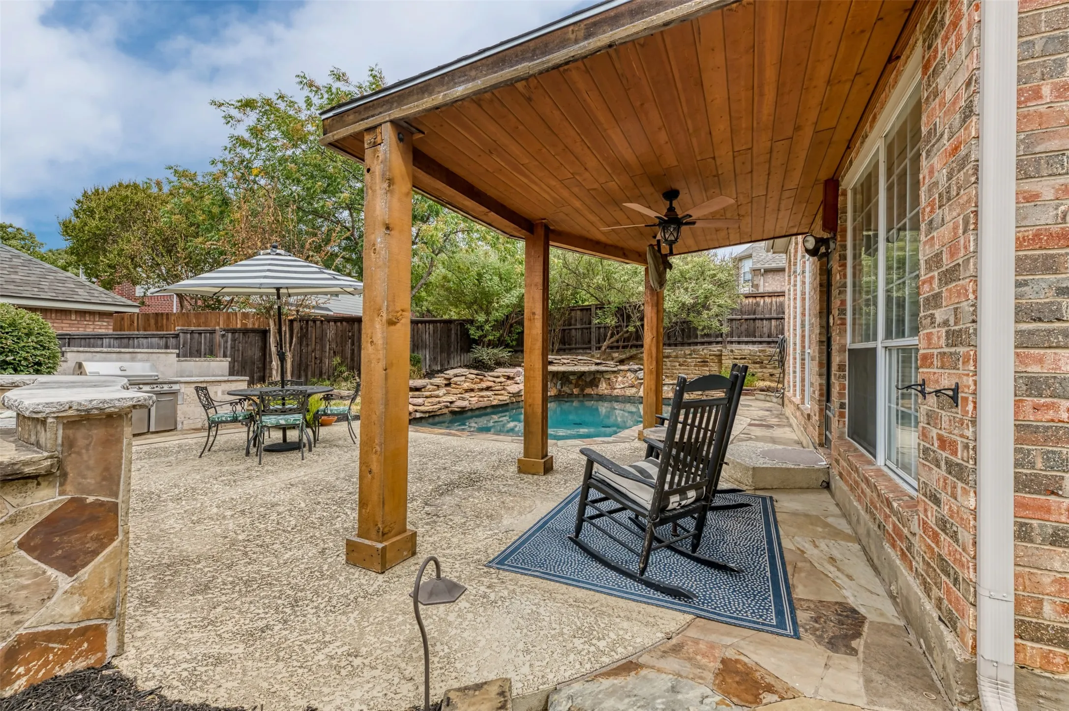 Single Family Residence For Sale in Tarrant County , 2148 Brookgate Drive, Grapevine, Texas 76051, 4 Bedroom, 3 Bathroom, 2 Garage spaces, 2,454 Sqft, built in 1994, mls#21401656, Real Estate Agent in Grapevine, Homes For Sale in Tarrant county, Homes For Sale in Grapevine, Realtor in Grapevine Texas, Real Estate Brokerage Independent Realty Texas, Luminita Cordes Realtor
