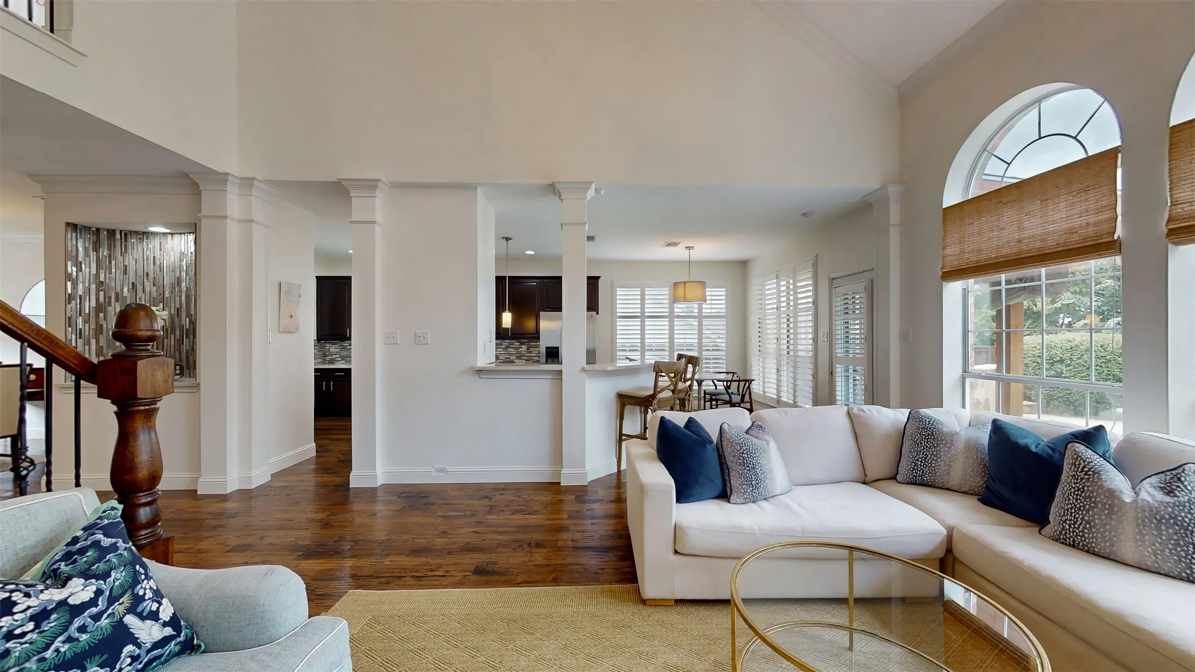 Single Family Residence For Sale in Tarrant County , 2148 Brookgate Drive, Grapevine, Texas 76051, 4 Bedroom, 3 Bathroom, 2 Garage spaces, 2,454 Sqft, built in 1994, mls#21401656, Real Estate Agent in Grapevine, Homes For Sale in Tarrant county, Homes For Sale in Grapevine, Realtor in Grapevine Texas, Real Estate Brokerage Independent Realty Texas, Luminita Cordes Realtor