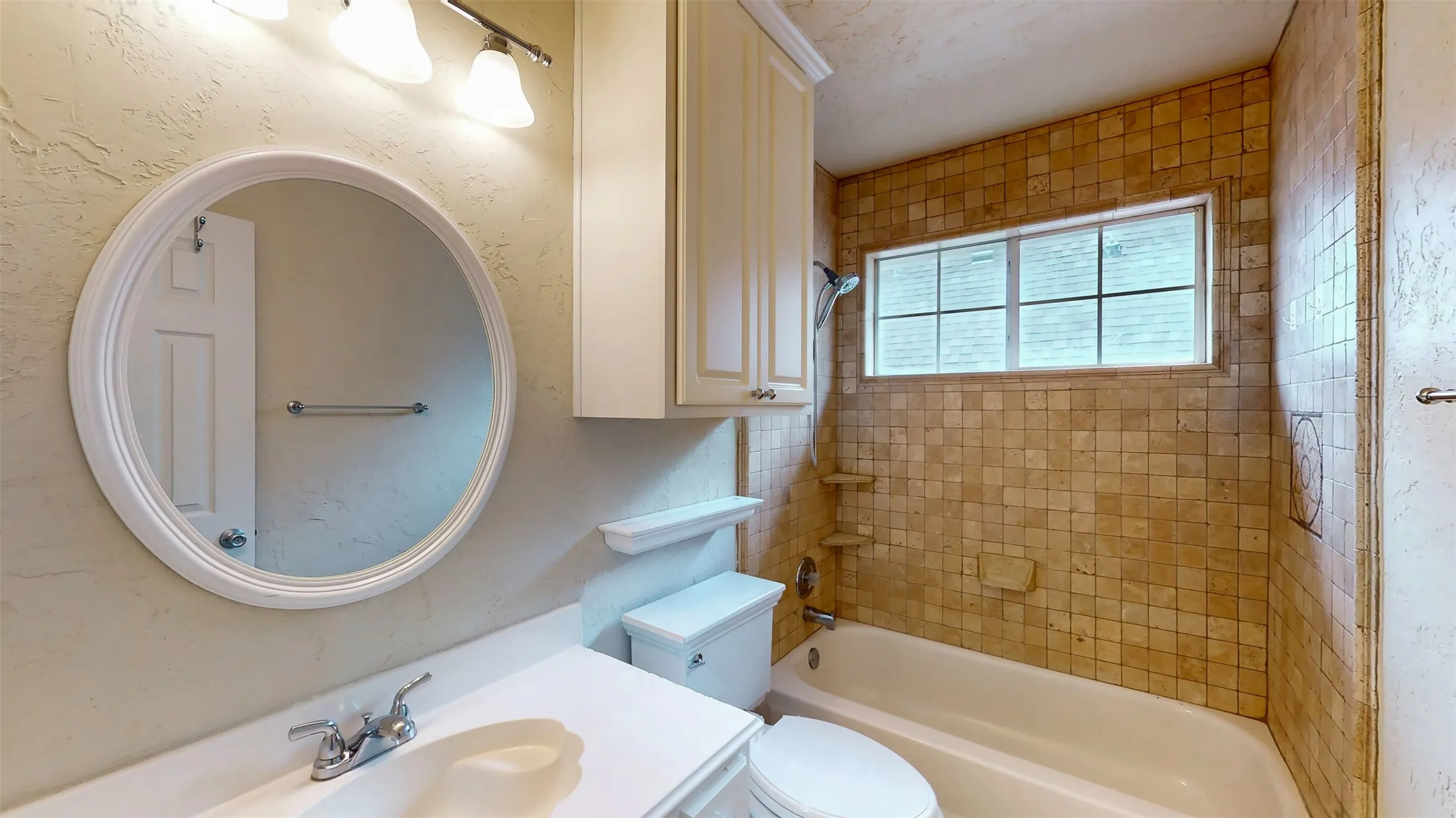 Single Family Residence For Sale in Tarrant County , 2148 Brookgate Drive, Grapevine, Texas 76051, 4 Bedroom, 3 Bathroom, 2 Garage spaces, 2,454 Sqft, built in 1994, mls#21401656, Real Estate Agent in Grapevine, Homes For Sale in Tarrant county, Homes For Sale in Grapevine, Realtor in Grapevine Texas, Real Estate Brokerage Independent Realty Texas, Luminita Cordes Realtor