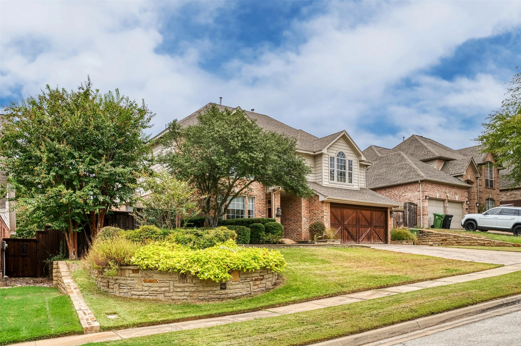 Single Family Residence For Sale in Tarrant County , 2148 Brookgate Drive, Grapevine, Texas 76051, 4 Bedroom, 3 Bathroom, 2 Garage spaces, 2,454 Sqft, built in 1994, mls#21401656, Real Estate Agent in Grapevine, Homes For Sale in Tarrant county, Homes For Sale in Grapevine, Realtor in Grapevine Texas, Real Estate Brokerage Independent Realty Texas, Luminita Cordes Realtor