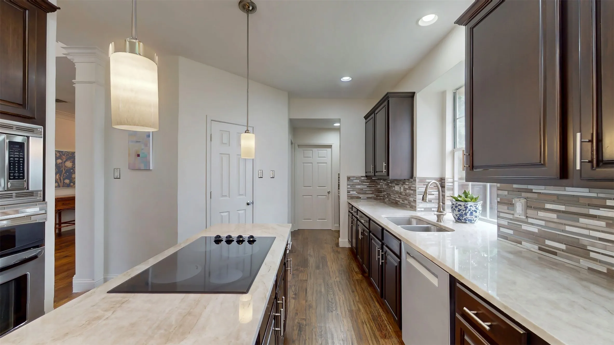 Single Family Residence For Sale in Tarrant County , 2148 Brookgate Drive, Grapevine, Texas 76051, 4 Bedroom, 3 Bathroom, 2 Garage spaces, 2,454 Sqft, built in 1994, mls#21401656, Real Estate Agent in Grapevine, Homes For Sale in Tarrant county, Homes For Sale in Grapevine, Realtor in Grapevine Texas, Real Estate Brokerage Independent Realty Texas, Luminita Cordes Realtor