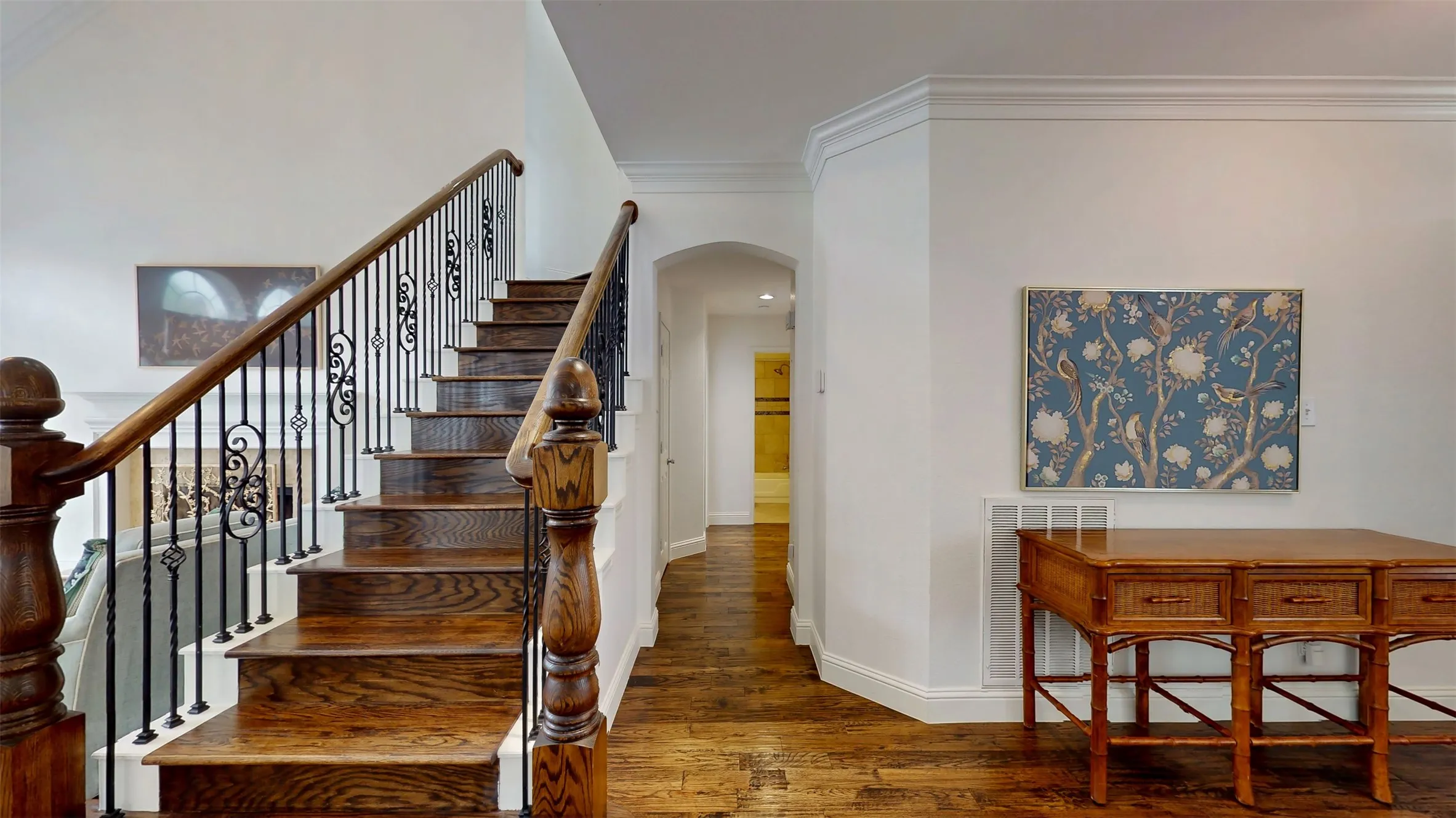 Single Family Residence For Sale in Tarrant County , 2148 Brookgate Drive, Grapevine, Texas 76051, 4 Bedroom, 3 Bathroom, 2 Garage spaces, 2,454 Sqft, built in 1994, mls#21401656, Real Estate Agent in Grapevine, Homes For Sale in Tarrant county, Homes For Sale in Grapevine, Realtor in Grapevine Texas, Real Estate Brokerage Independent Realty Texas, Luminita Cordes Realtor